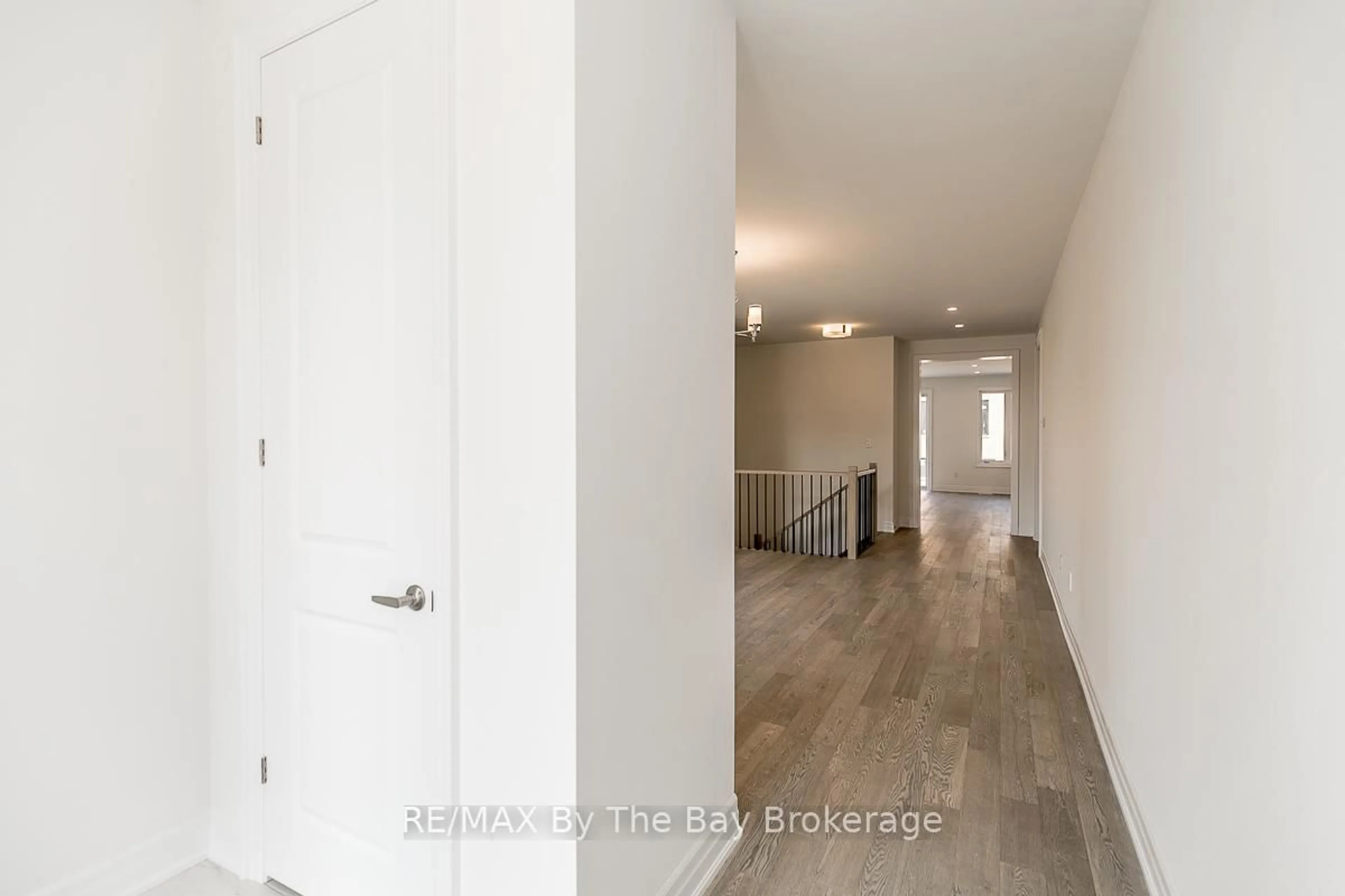 Indoor entryway for 3 ROSANNE Circ, Wasaga Beach Ontario L9Z 0N4