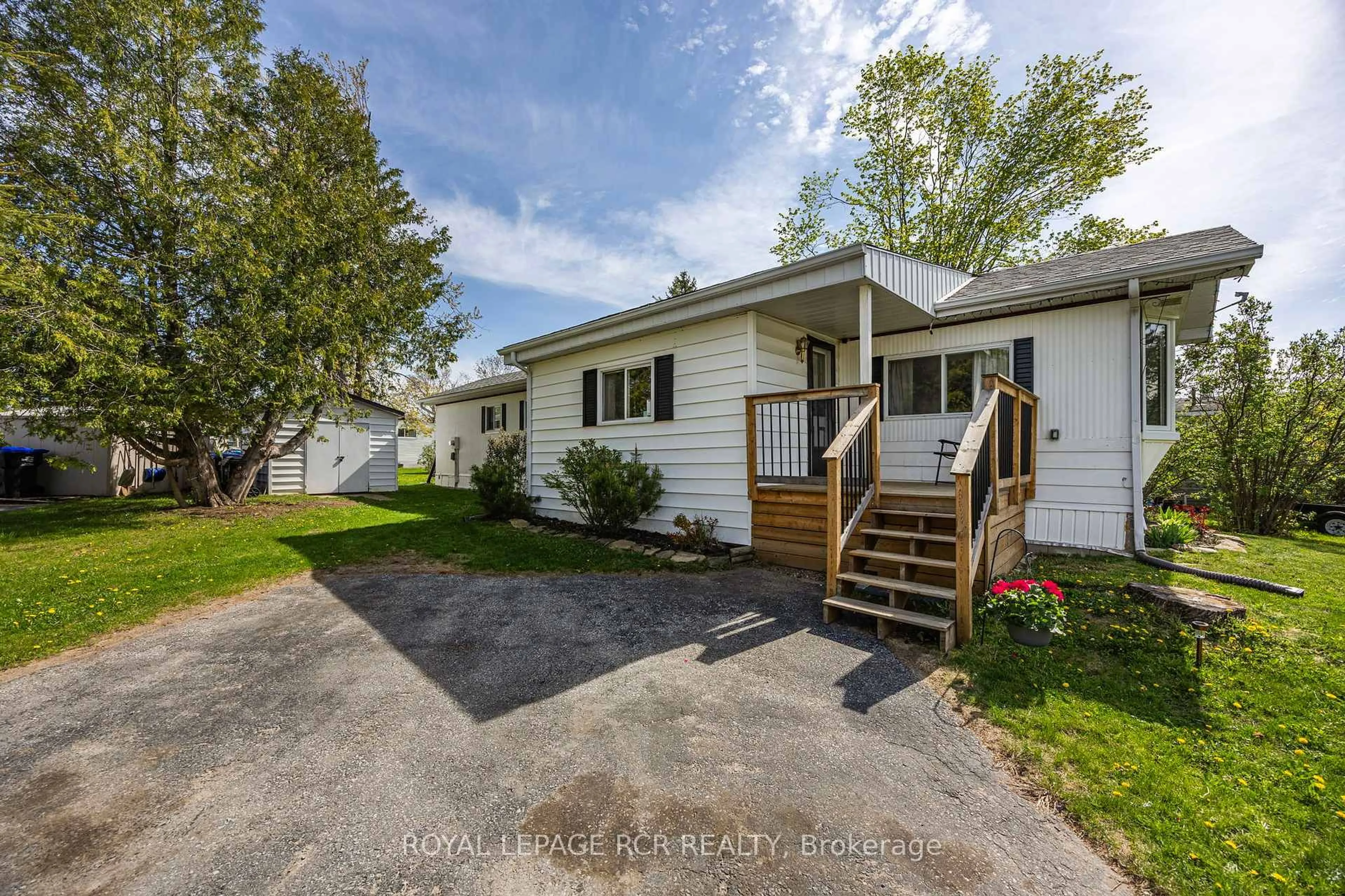Unknown for 17 Balantrae Dr, Oro-Medonte Ontario L3V 0P9