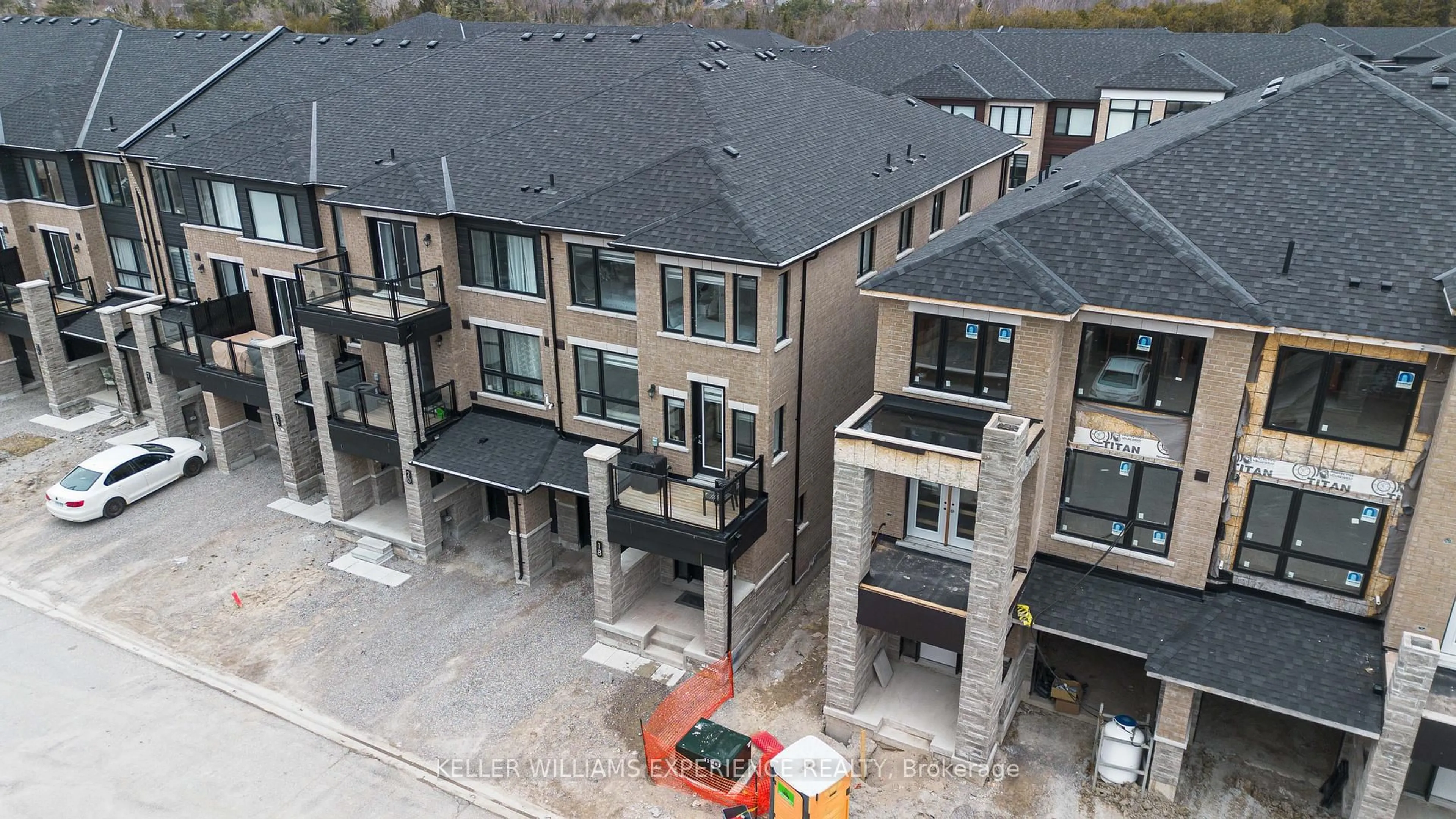 A pic from outside/outdoor area/front of a property/back of a property/a pic from drone, building for 18 Red Maple Lane, Barrie Ontario L9J 0N4