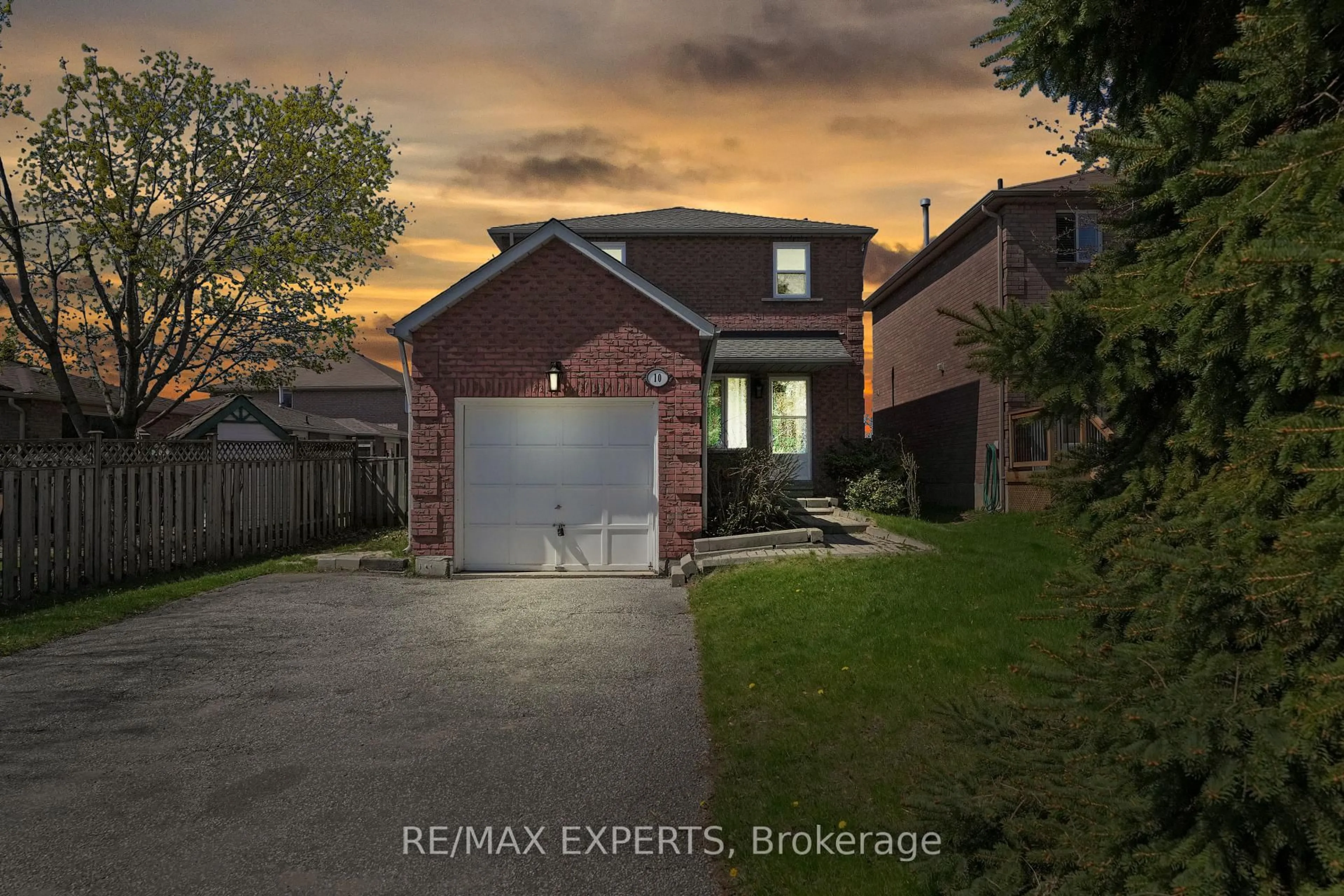 Home with brick exterior material, street for 10 Wallace Dr, Barrie Ontario L4N 7E2