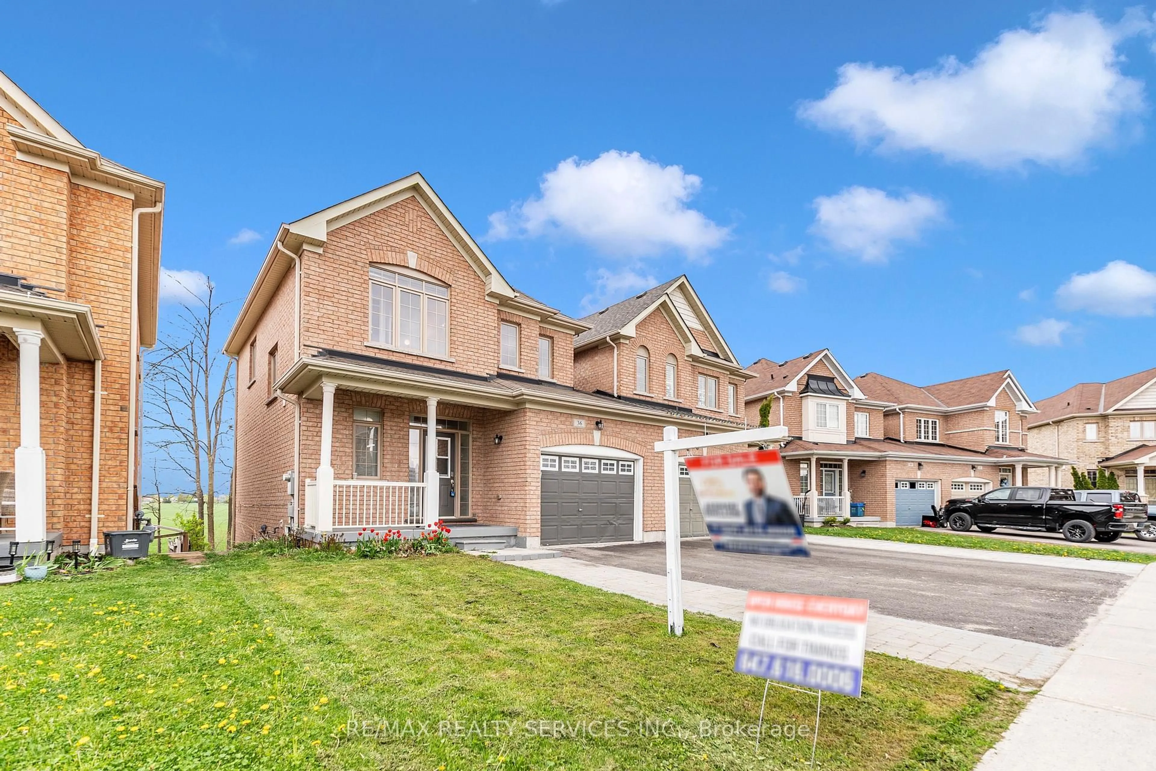 Home with brick exterior material, street for 36 Forsyth Cres, Barrie Ontario L4N 5K4
