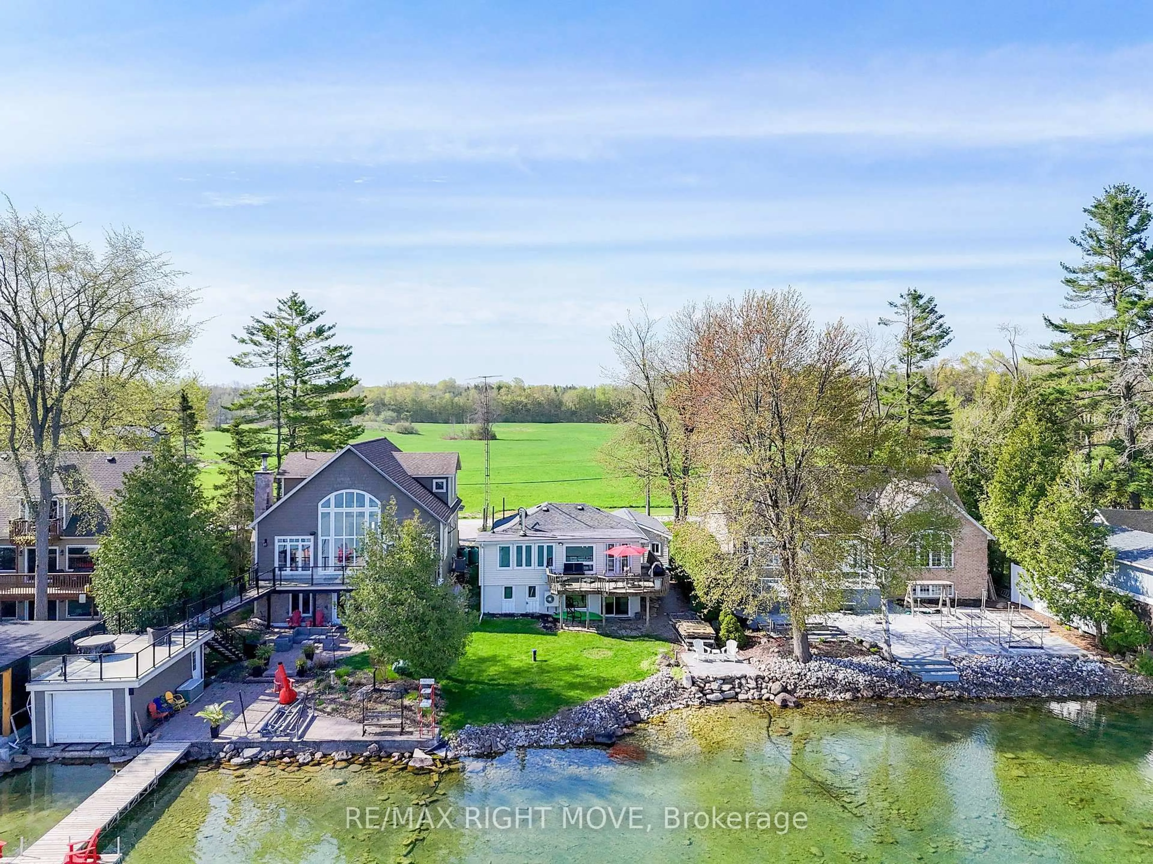 A pic from outside/outdoor area/front of a property/back of a property/a pic from drone, water/lake/river/ocean view for 3752 Portage Bay Rd, Ramara Ontario L0K 2B0