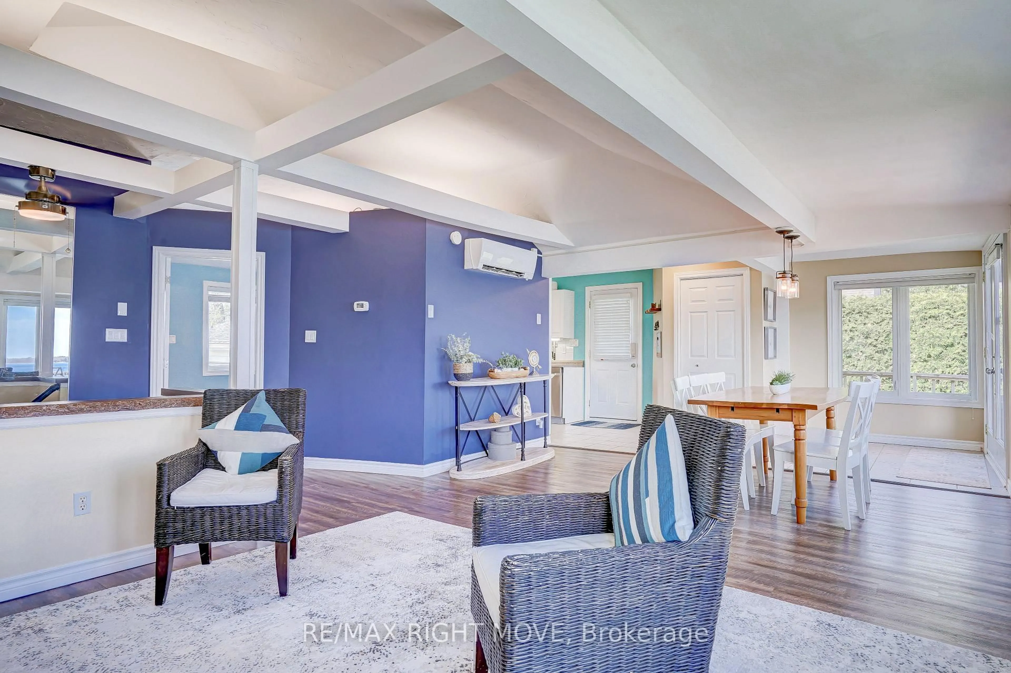 Indoor entryway for 3752 Portage Bay Rd, Ramara Ontario L0K 2B0