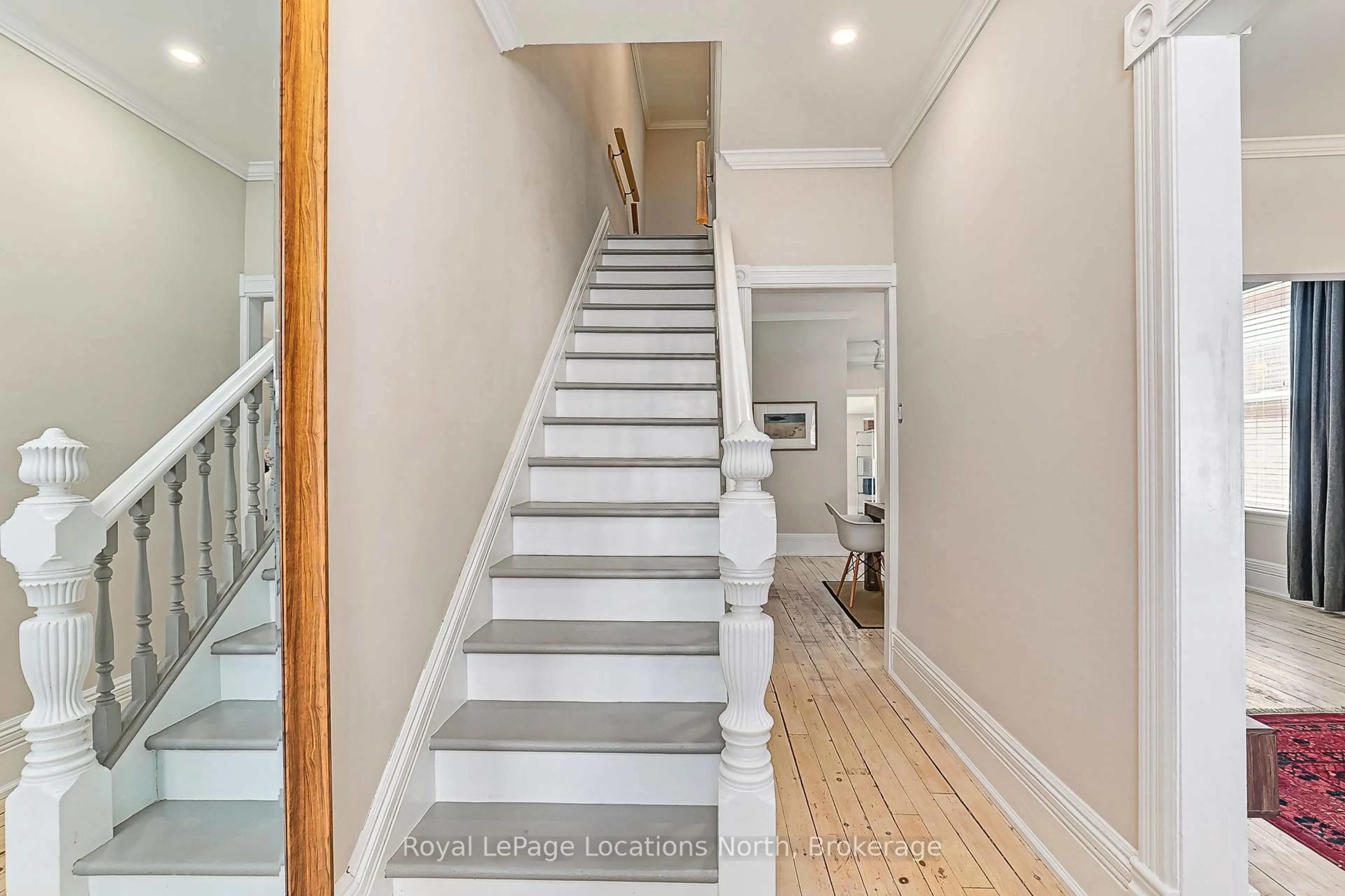 Stairs for 311 - 313 Maple St, Collingwood Ontario L9Y 2R3