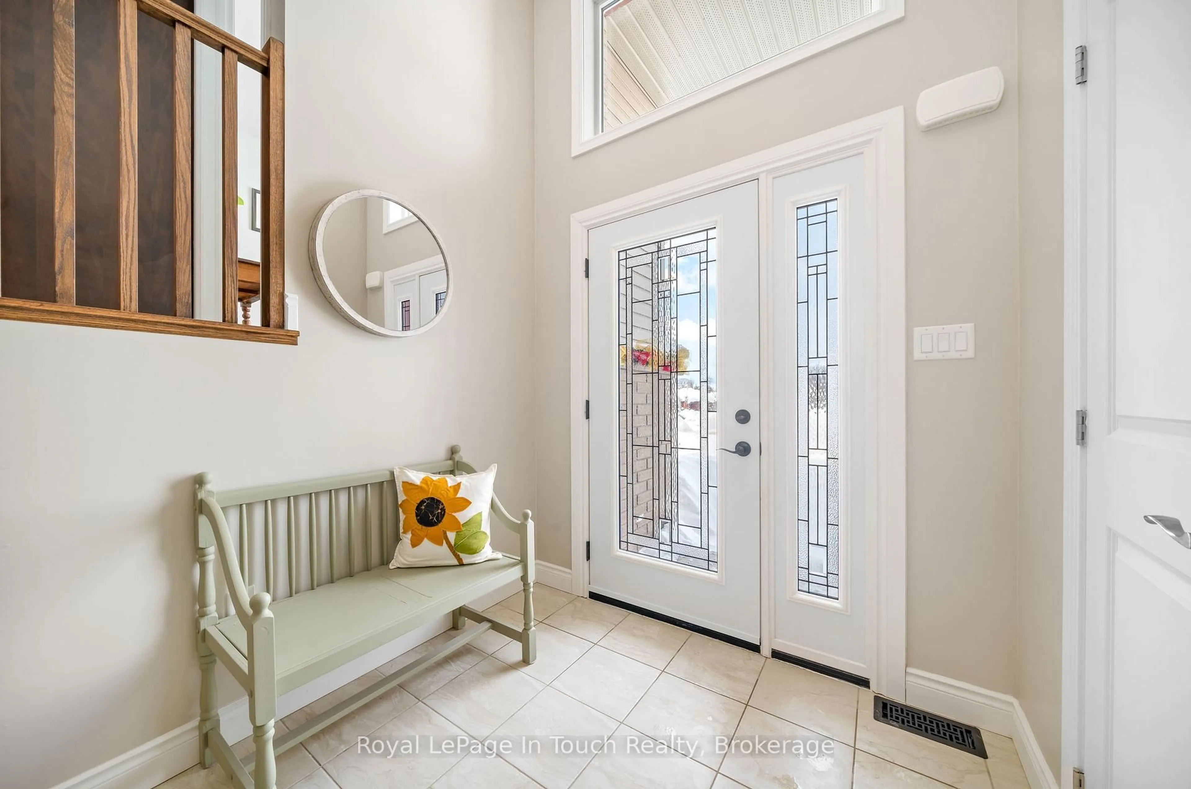 Indoor entryway for 15 Ralph Dalton Blvd, Tay Ontario L0K 2A0