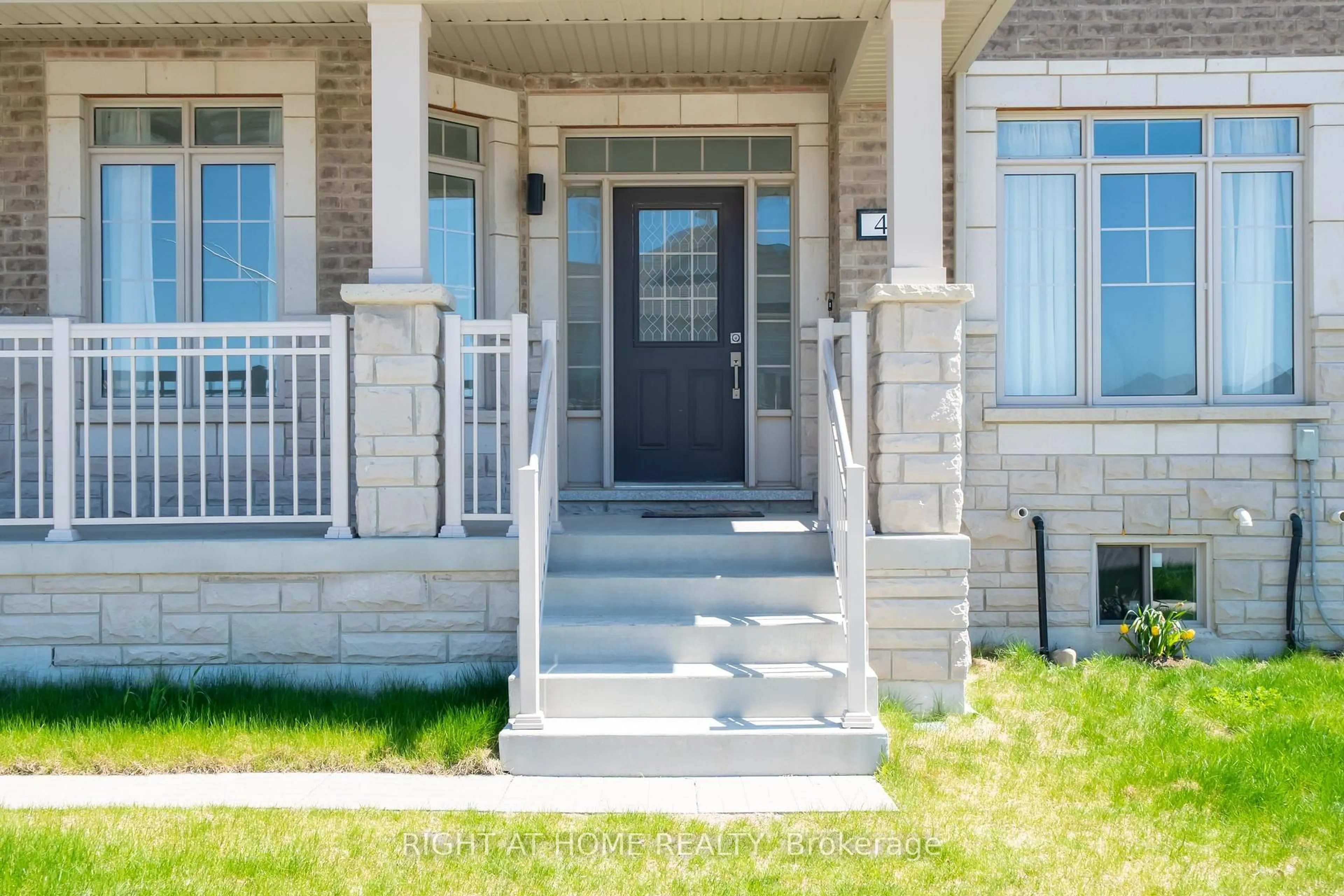 Unknown for 42 CopperHill Hts, Barrie Ontario L9J 0K6