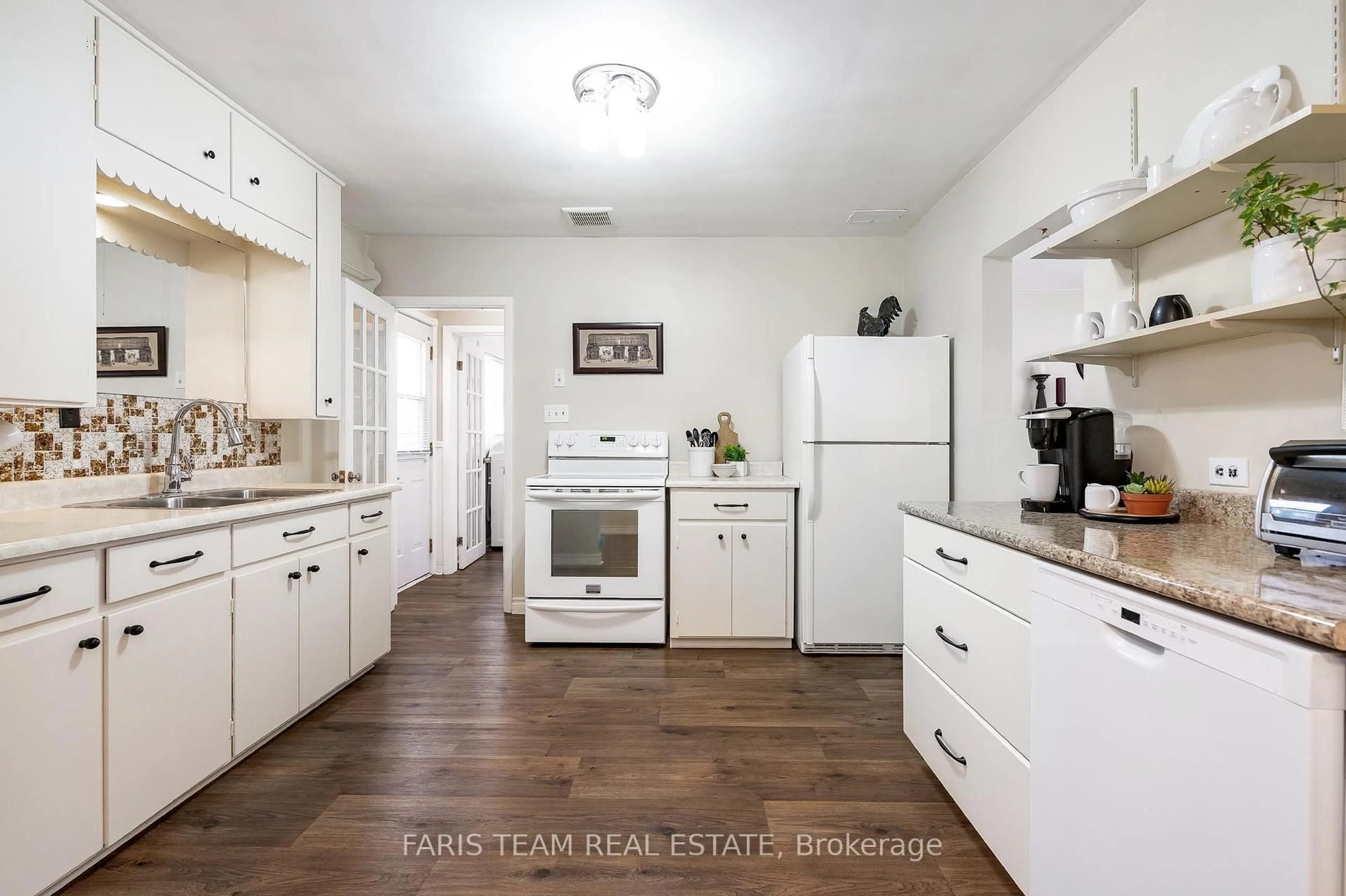 Standard kitchen, ceramic/tile floor for 366 Mississaga St, Orillia Ontario L3V 3C3