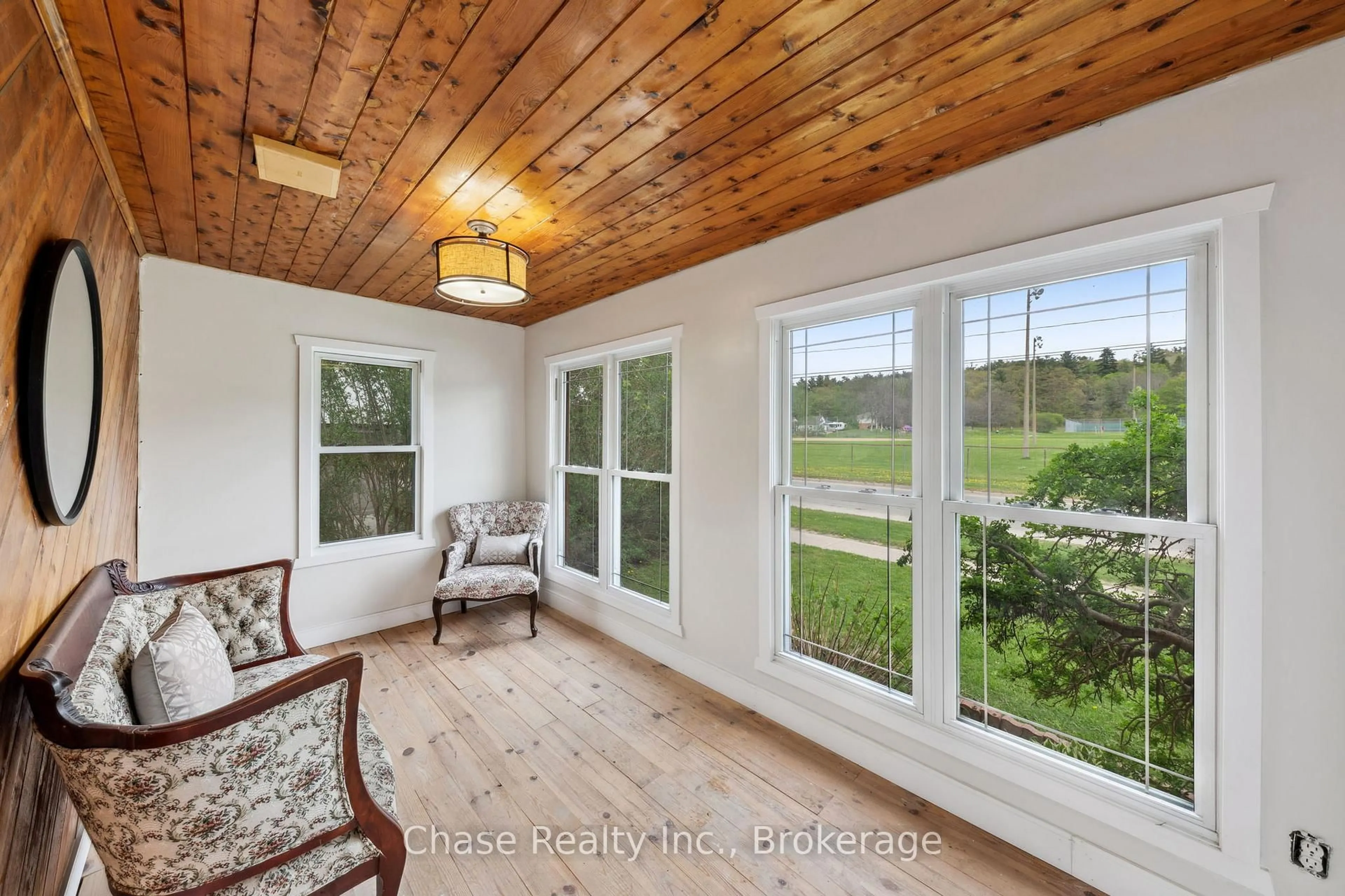 Unknown for 68 Fox St, Penetanguishene Ontario L9M 1C6