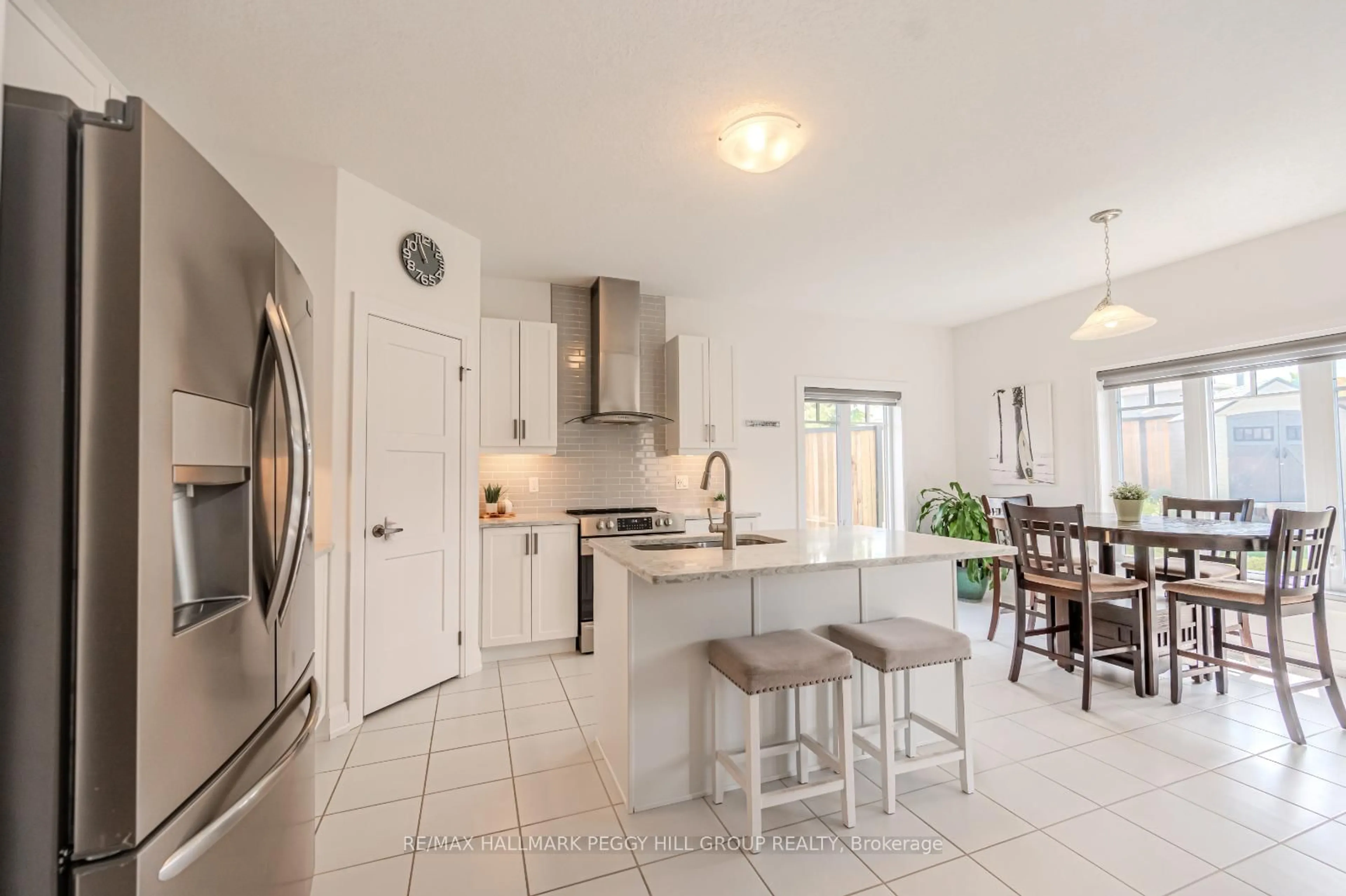 Open concept kitchen, ceramic/tile floor for 45 Pennell Dr, Barrie Ontario L4N 6H2