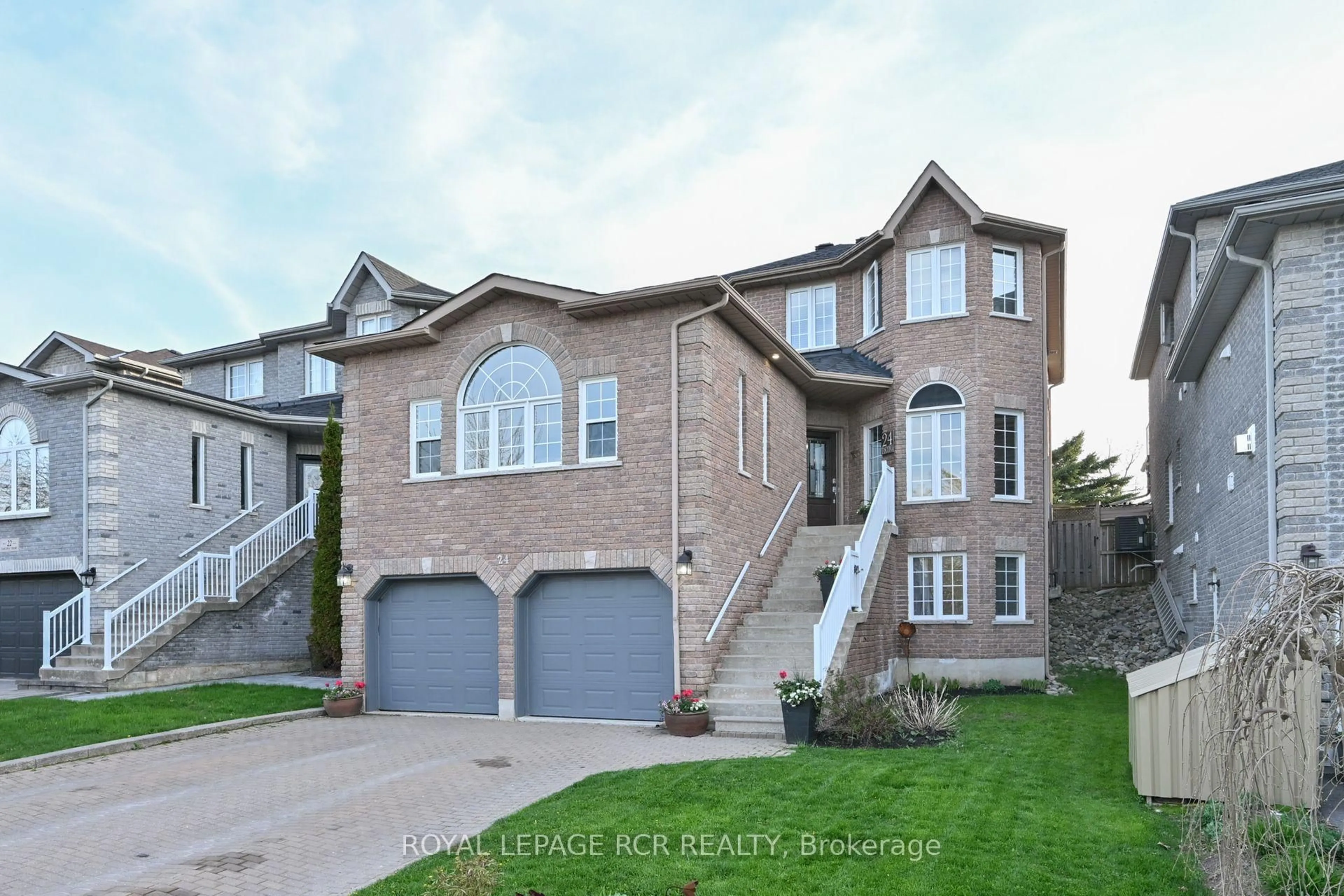 Home with brick exterior material, street for 24 Tascona Crt, Barrie Ontario L4M 0C5