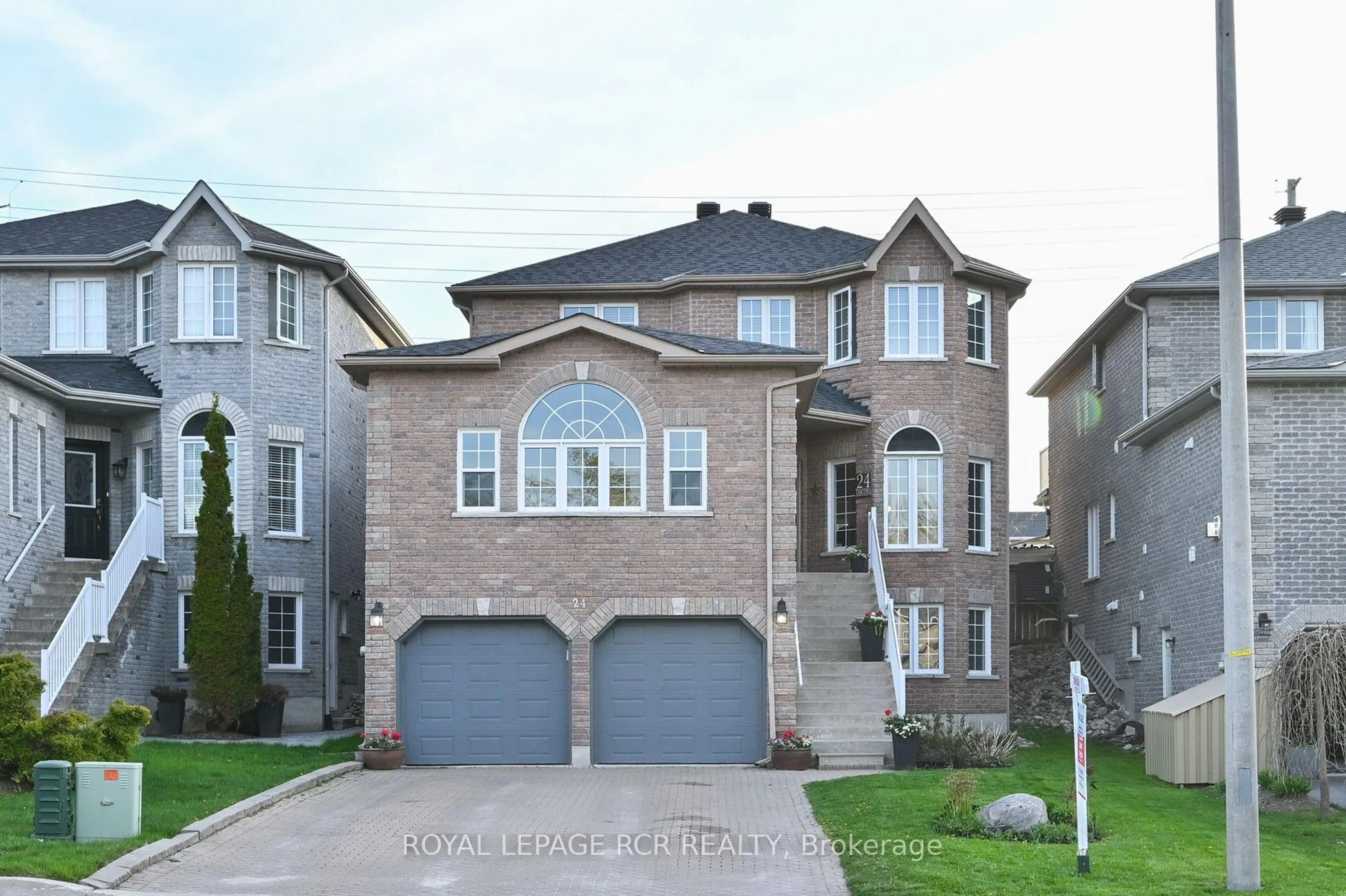 Home with brick exterior material, street for 24 Tascona Crt, Barrie Ontario L4M 0C5