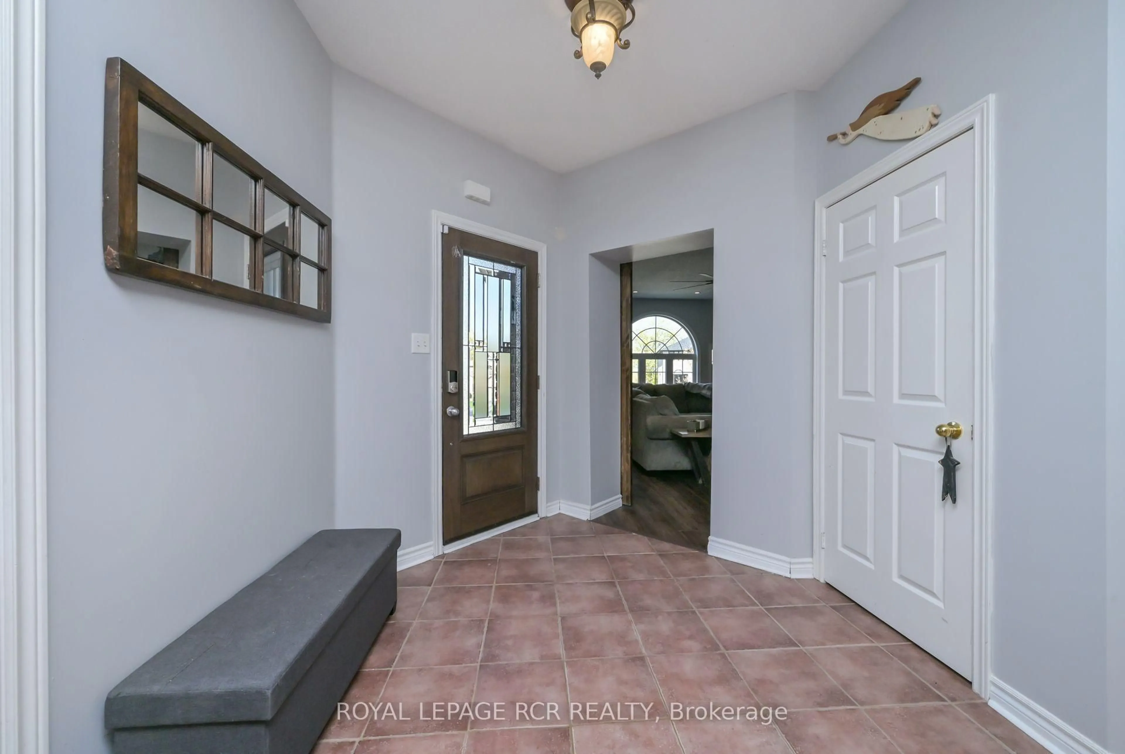 Indoor entryway for 24 Tascona Crt, Barrie Ontario L4M 0C5
