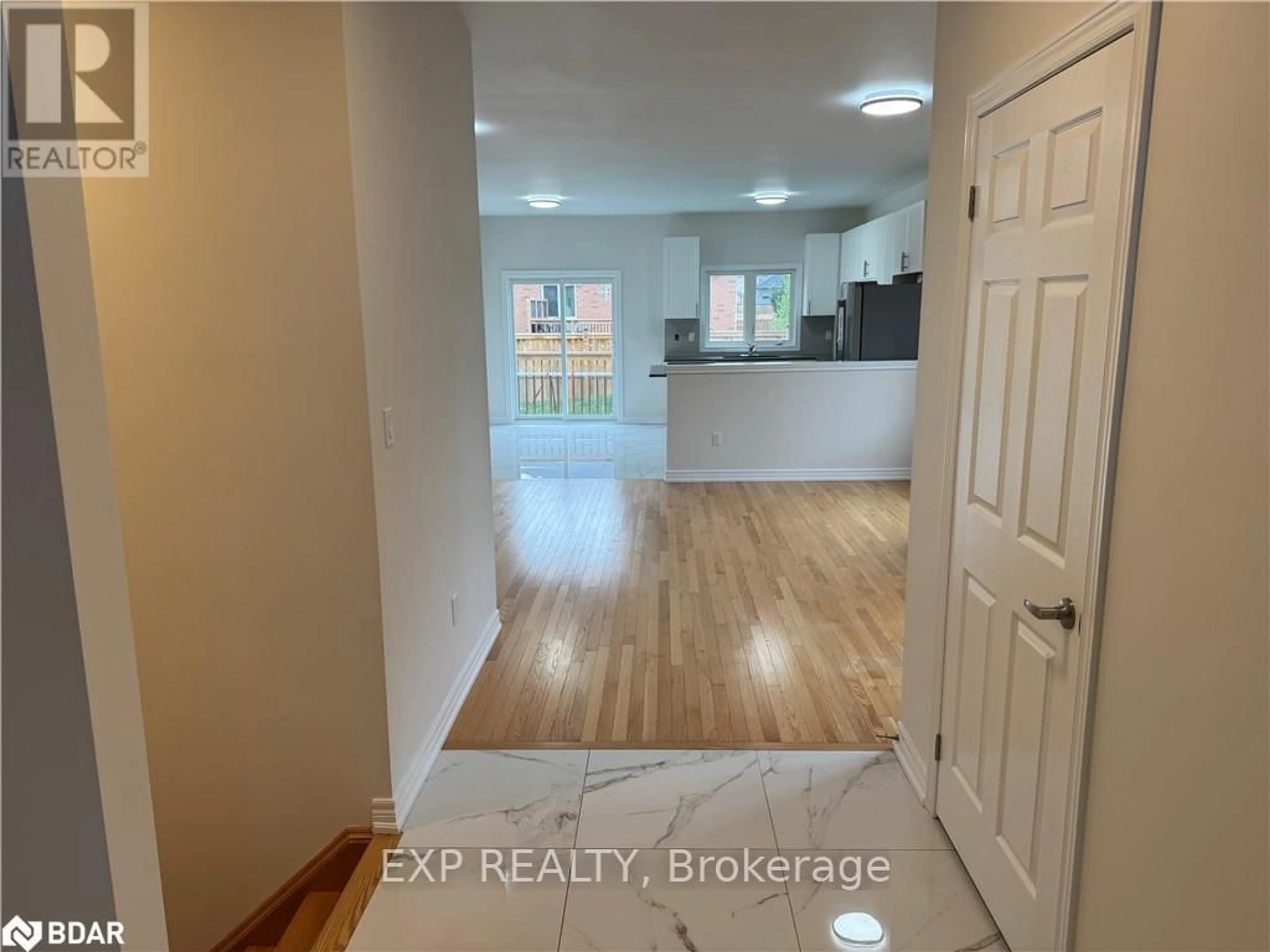 Indoor entryway for 10 Falvo St, Wasaga Beach Ontario L9Z 0G8