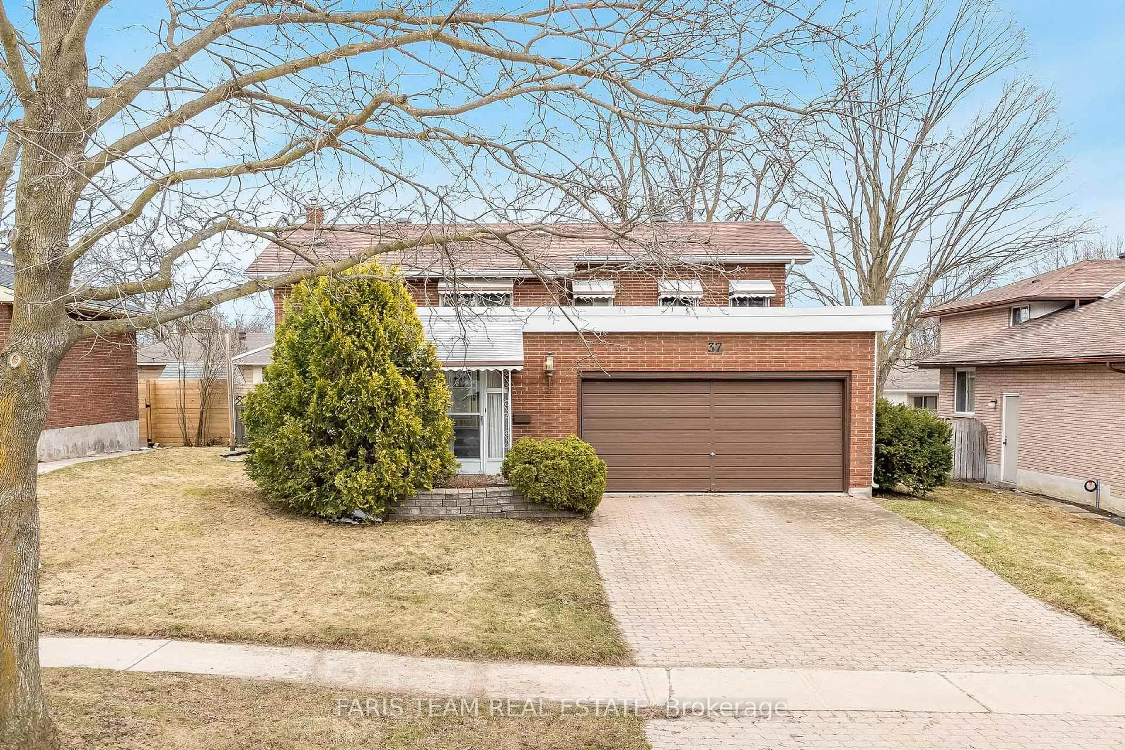 Home with brick exterior material, street for 37 Varden Ave, Barrie Ontario L4M 4P2
