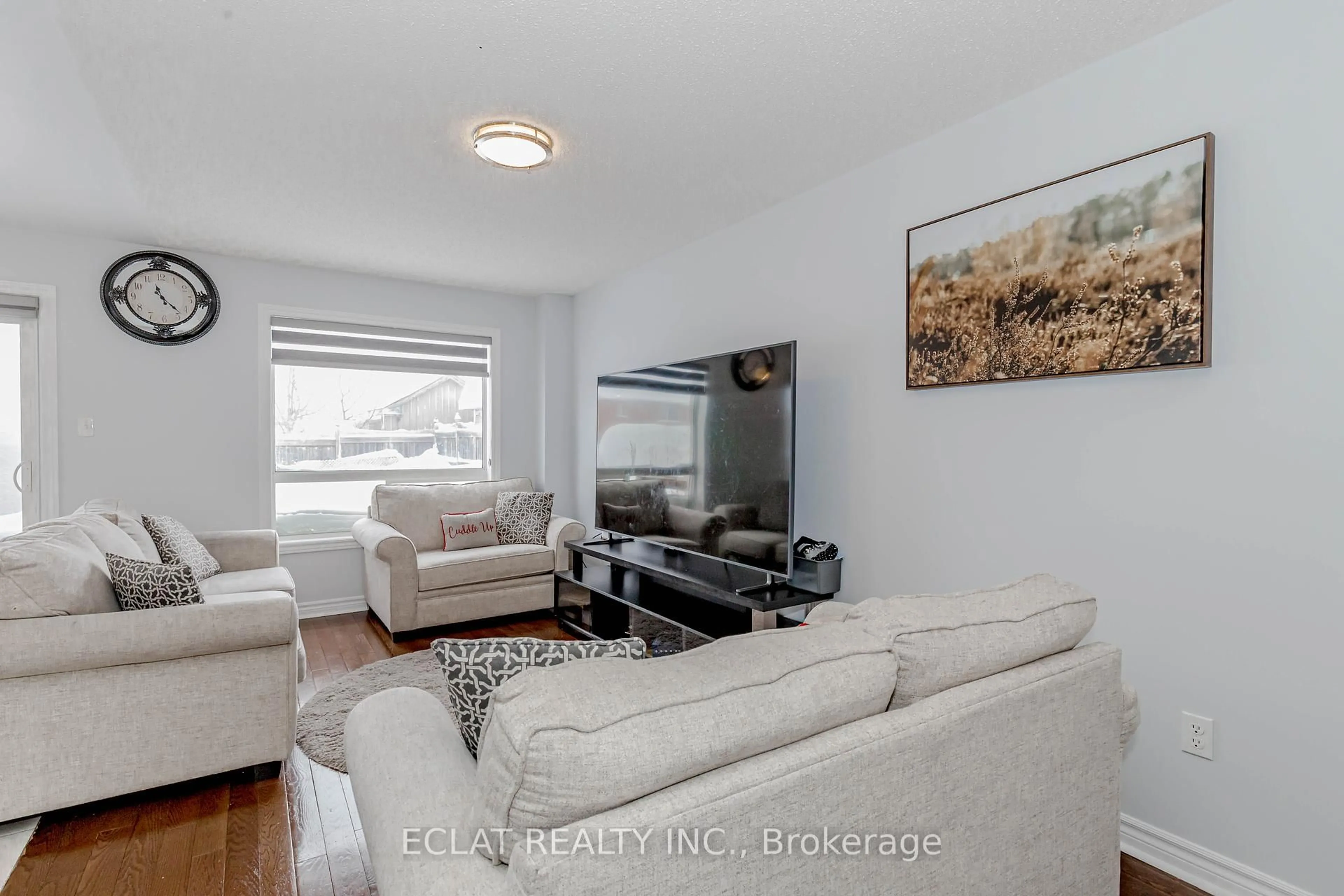 Living room with furniture, unknown for 12 Lancaster Crt, Barrie Ontario L4M 0G1