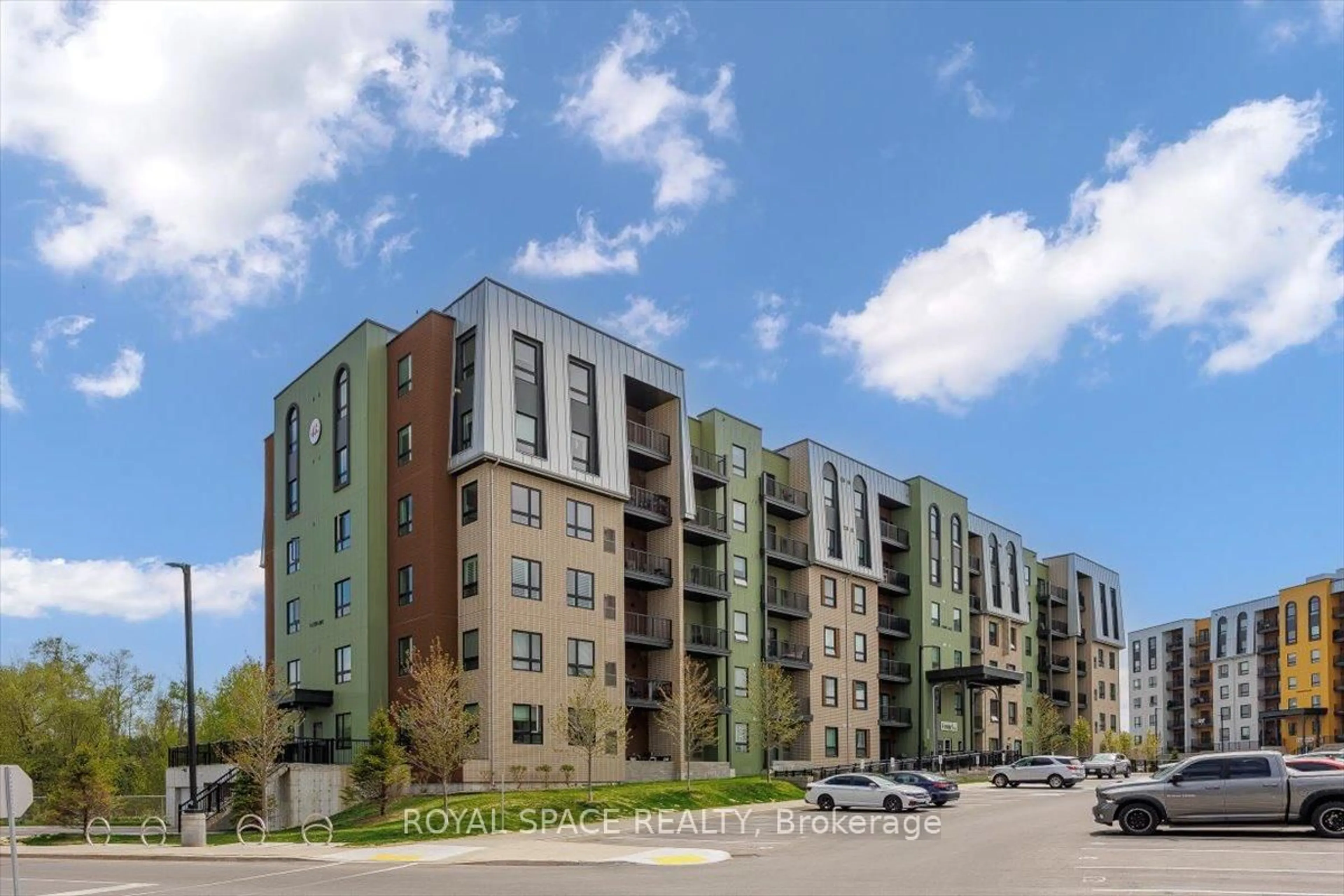 A pic from outside/outdoor area/front of a property/back of a property/a pic from drone, unknown for 5 Chef Lane #101, Barrie Ontario L9J 0J8