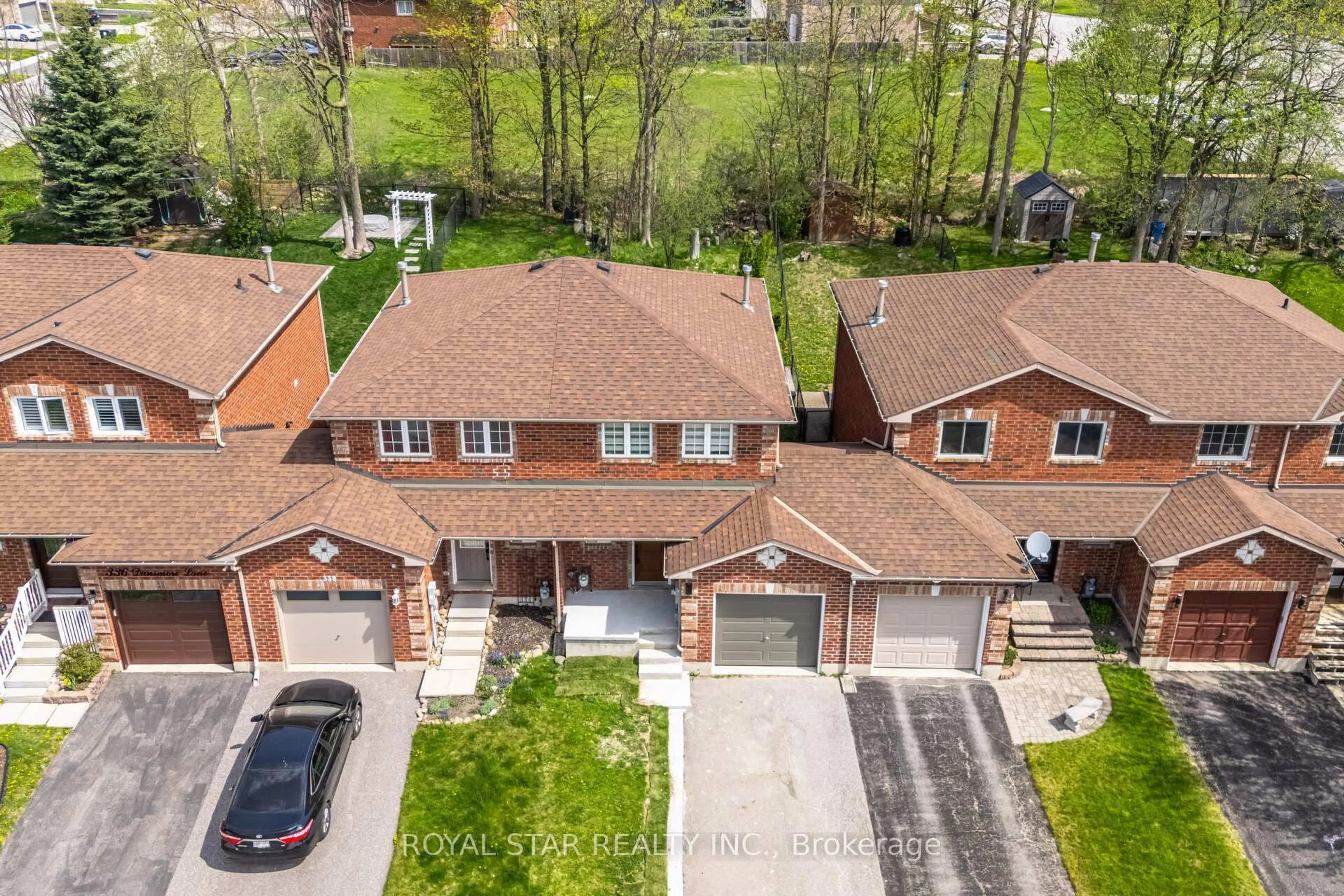 A pic from outside/outdoor area/front of a property/back of a property/a pic from drone, street for 340 Dunsmore Lane, Barrie Ontario L4M 7B2