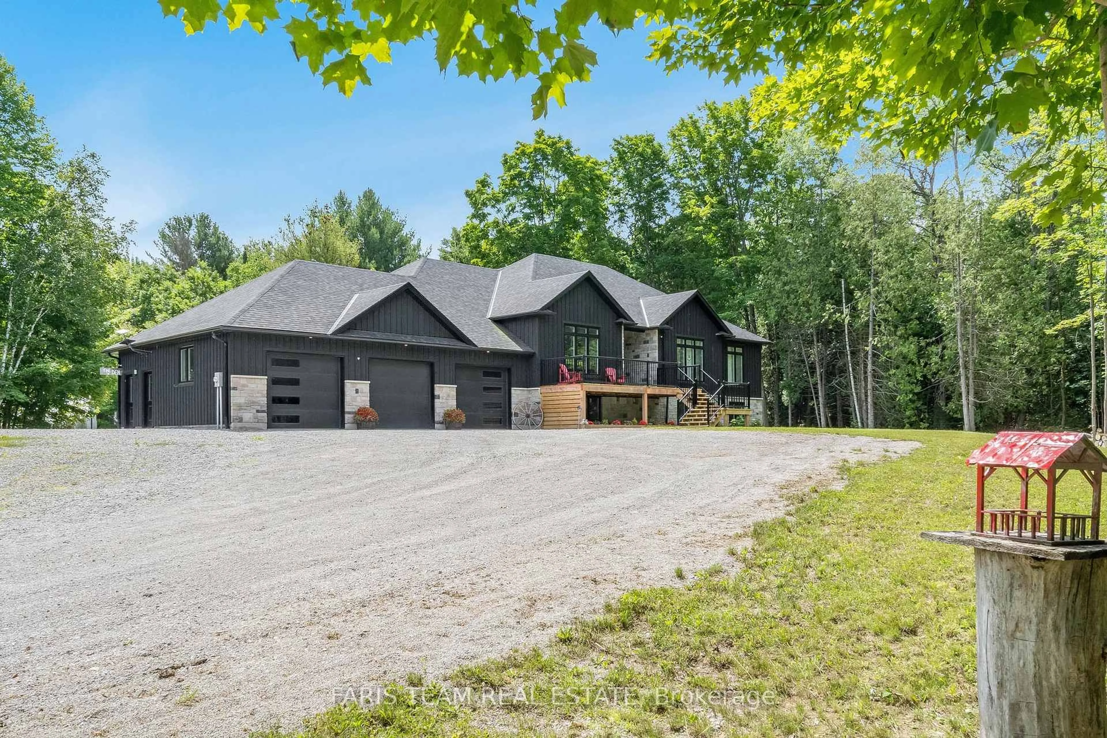 A pic from outside/outdoor area/front of a property/back of a property/a pic from drone, unknown for 151 Mount Saint Louis Rd, Oro-Medonte Ontario L0K 1E0