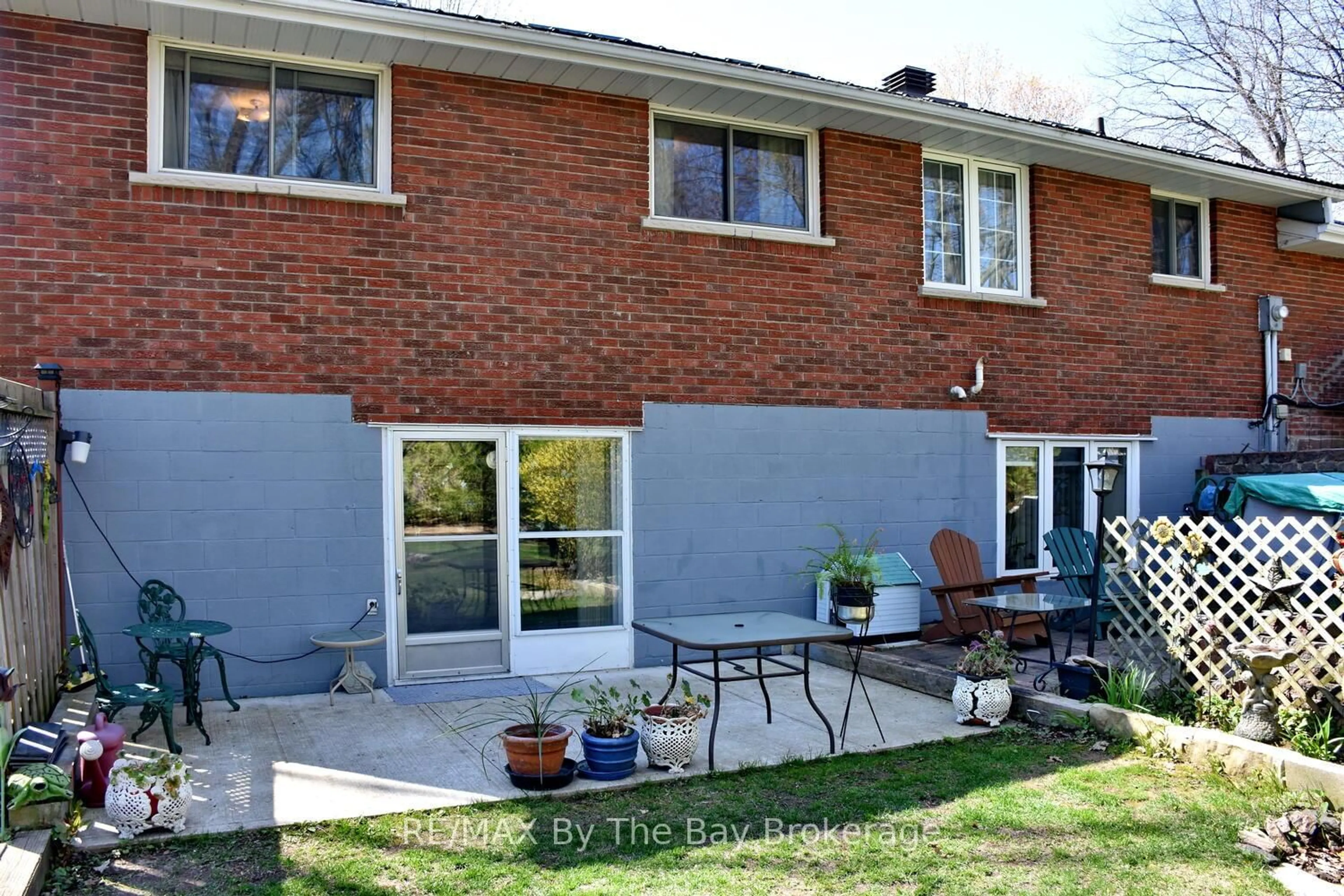 Unknown for 82 Helena St, Wasaga Beach Ontario L9Z 1R1