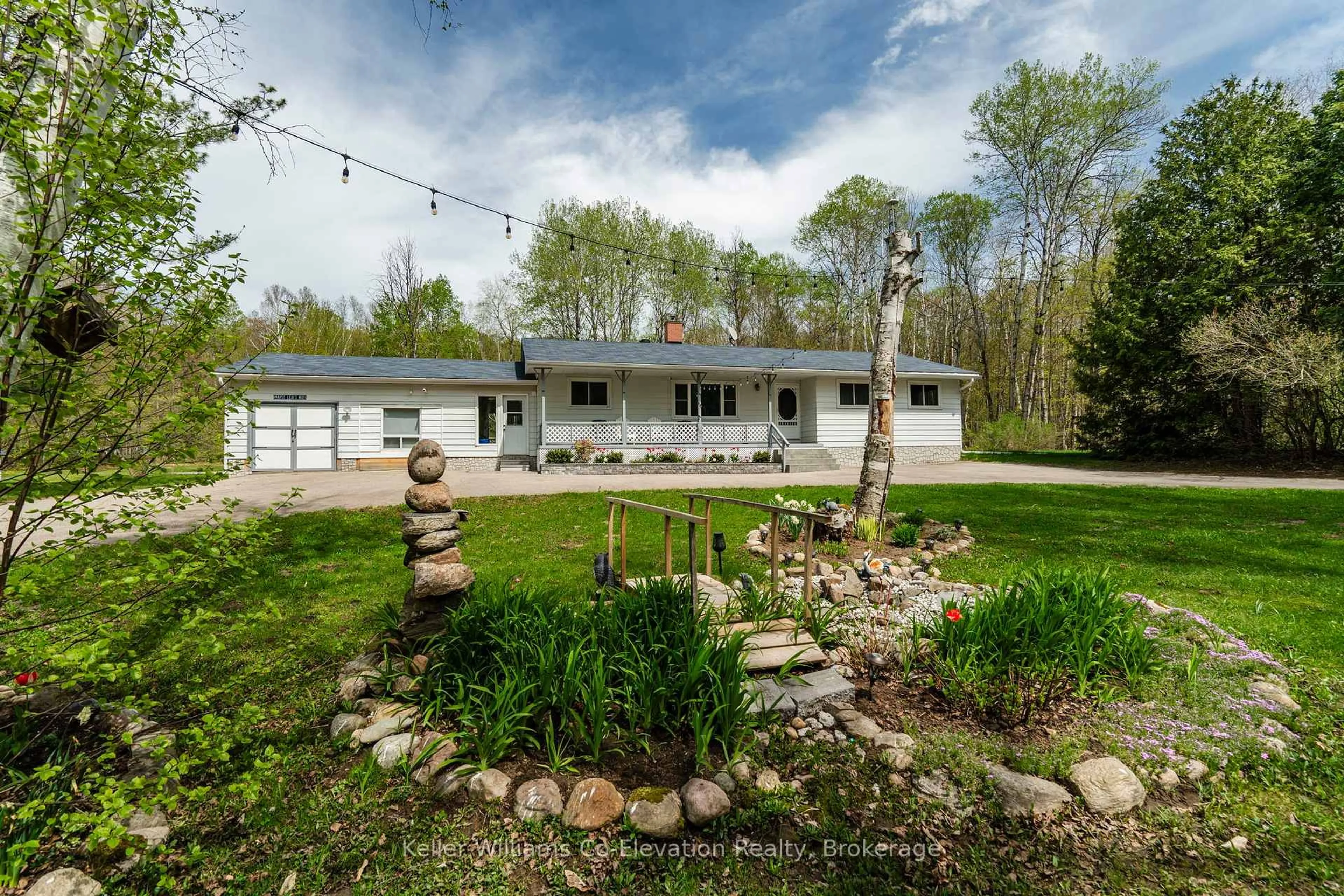 A pic from outside/outdoor area/front of a property/back of a property/a pic from drone, unknown for 1467 Rosemount Rd, Tay Ontario L0K 2C0