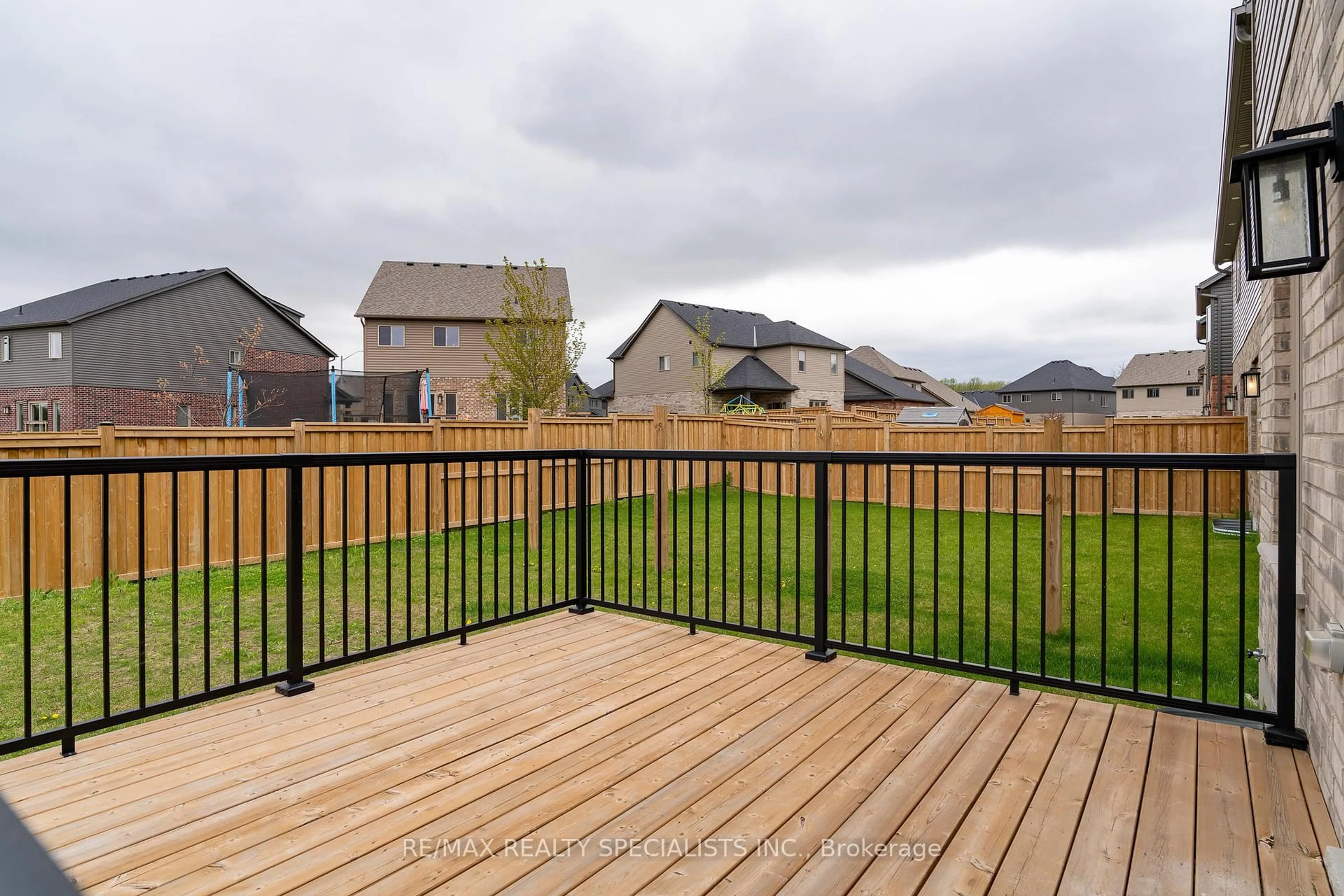 Patio, mountain view for 99 Archer Ave, Collingwood Ontario L9Y 0E2