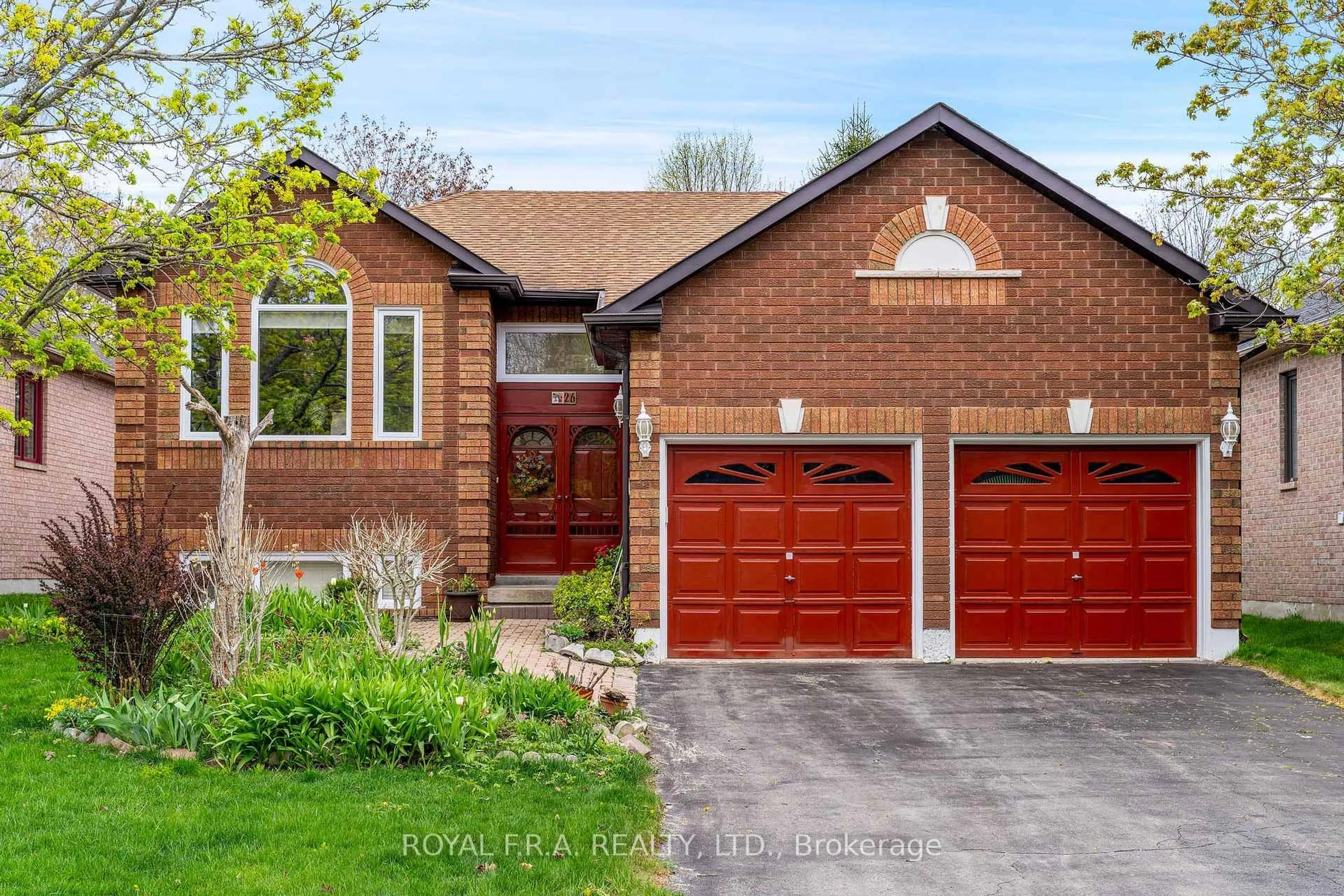 Home with brick exterior material, street for 26 Timberland Cres, Wasaga Beach Ontario L9Z 1G7