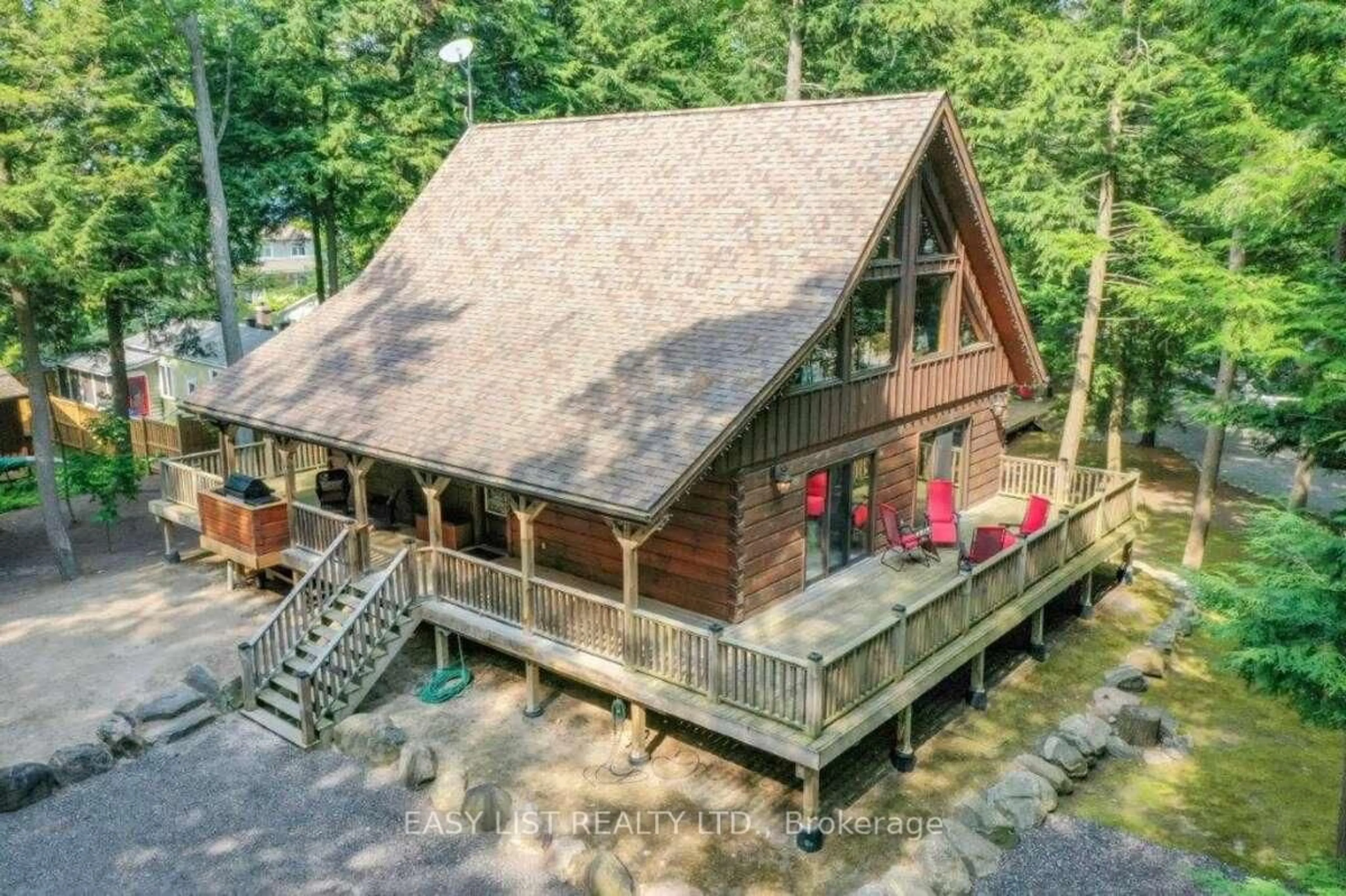 A pic from outside/outdoor area/front of a property/back of a property/a pic from drone, water/lake/river/ocean view for 122 Greenpoint Rd, Tiny Ontario L9M 0M7