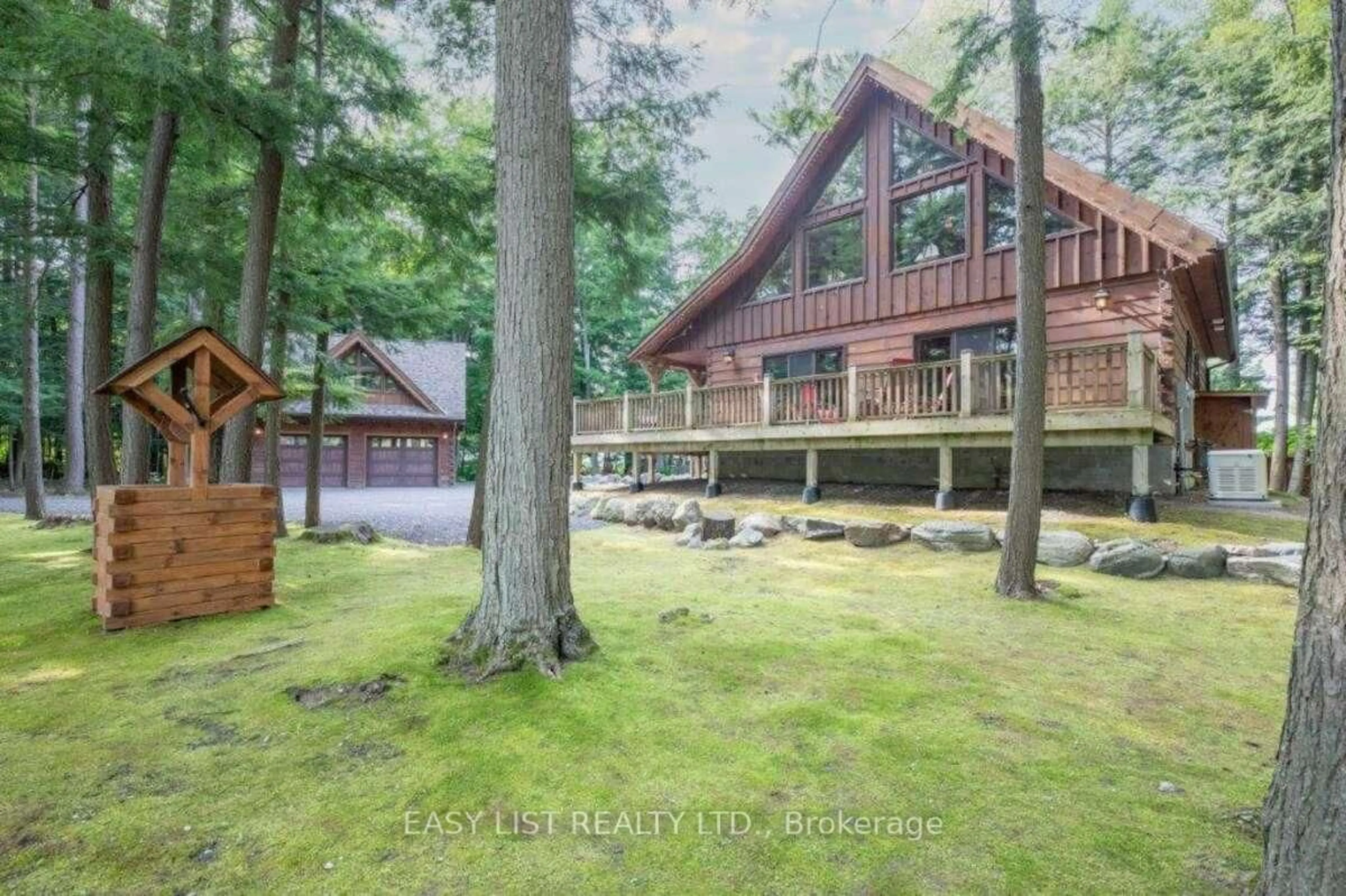 A pic from outside/outdoor area/front of a property/back of a property/a pic from drone, unknown for 122 Greenpoint Rd, Tiny Ontario L9M 0M7