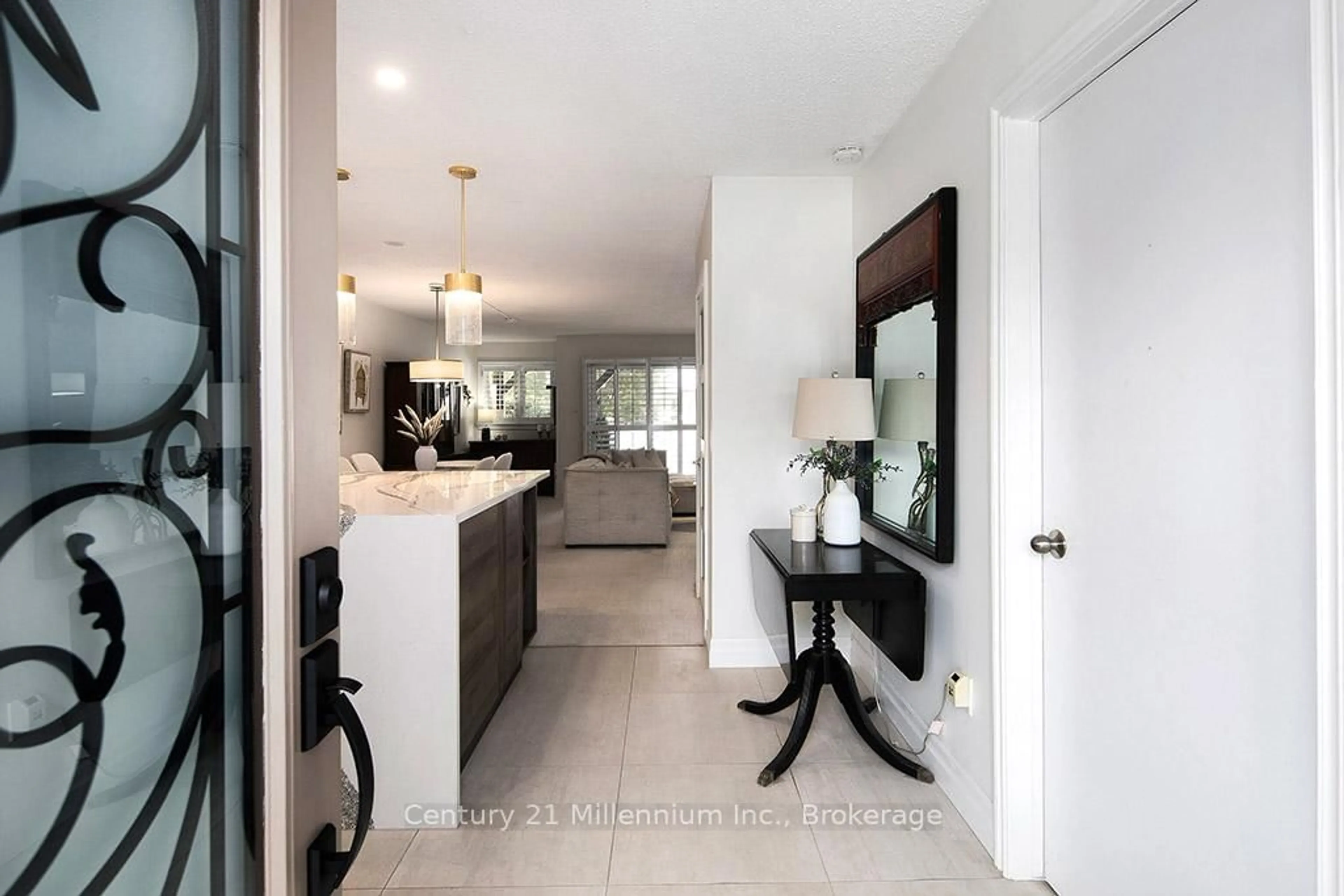 Indoor entryway for 493 Oxbow Cres, Collingwood Ontario L9Y 5B4