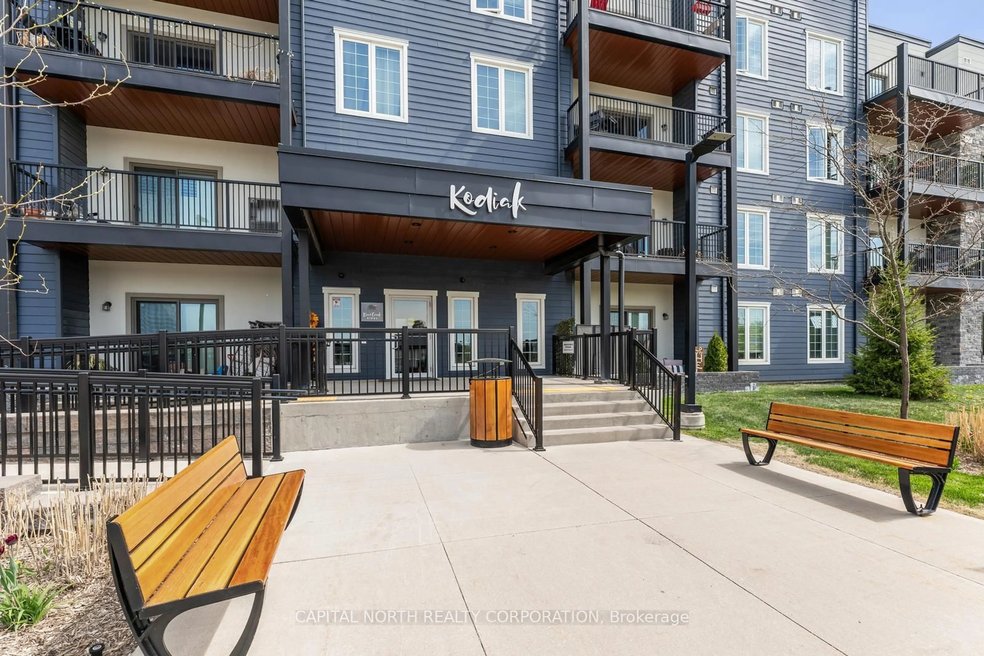 Patio, unknown for 54 Koda St #115, Barrie Ontario L9J 0J6