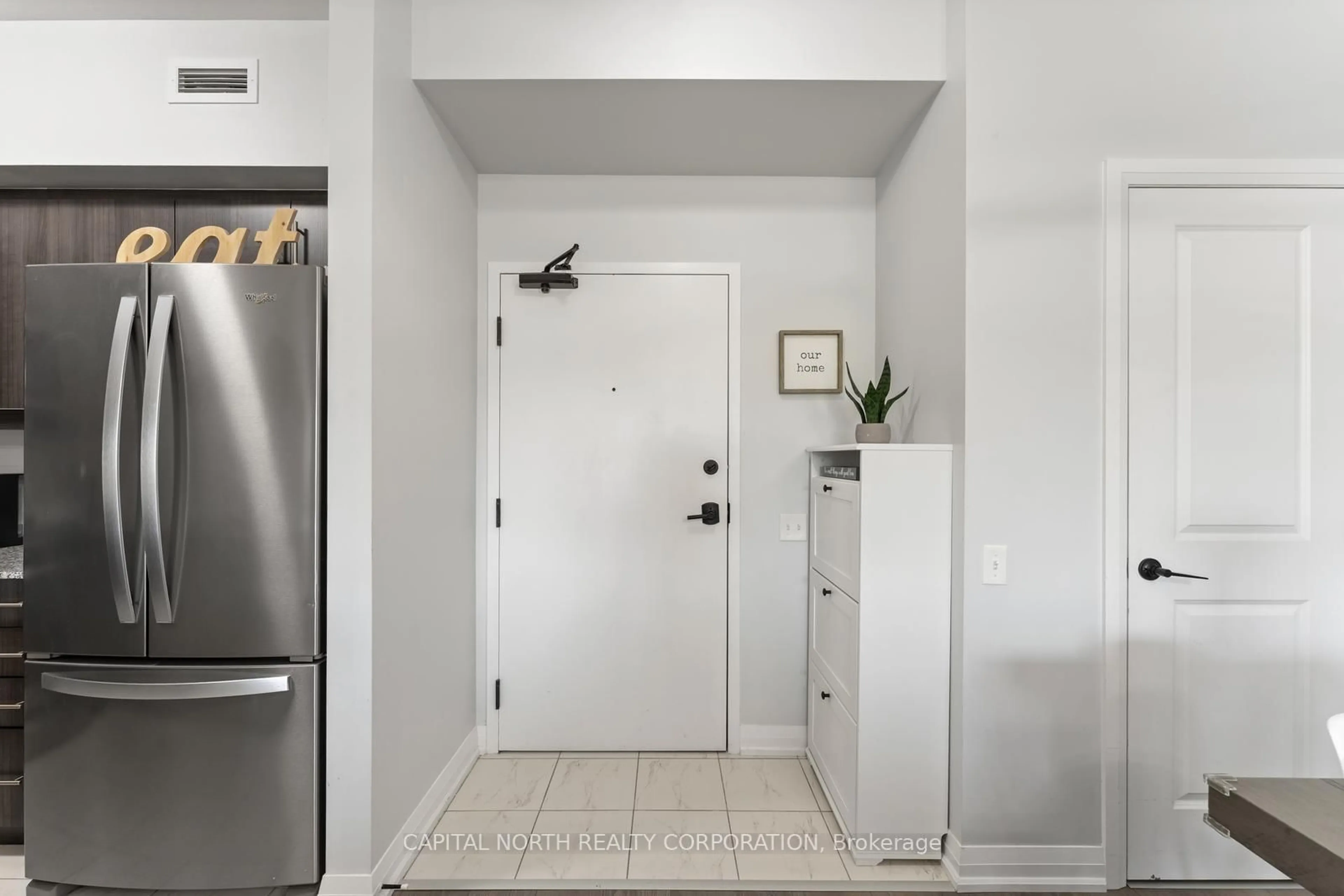 Indoor entryway for 54 Koda St #115, Barrie Ontario L9J 0J6
