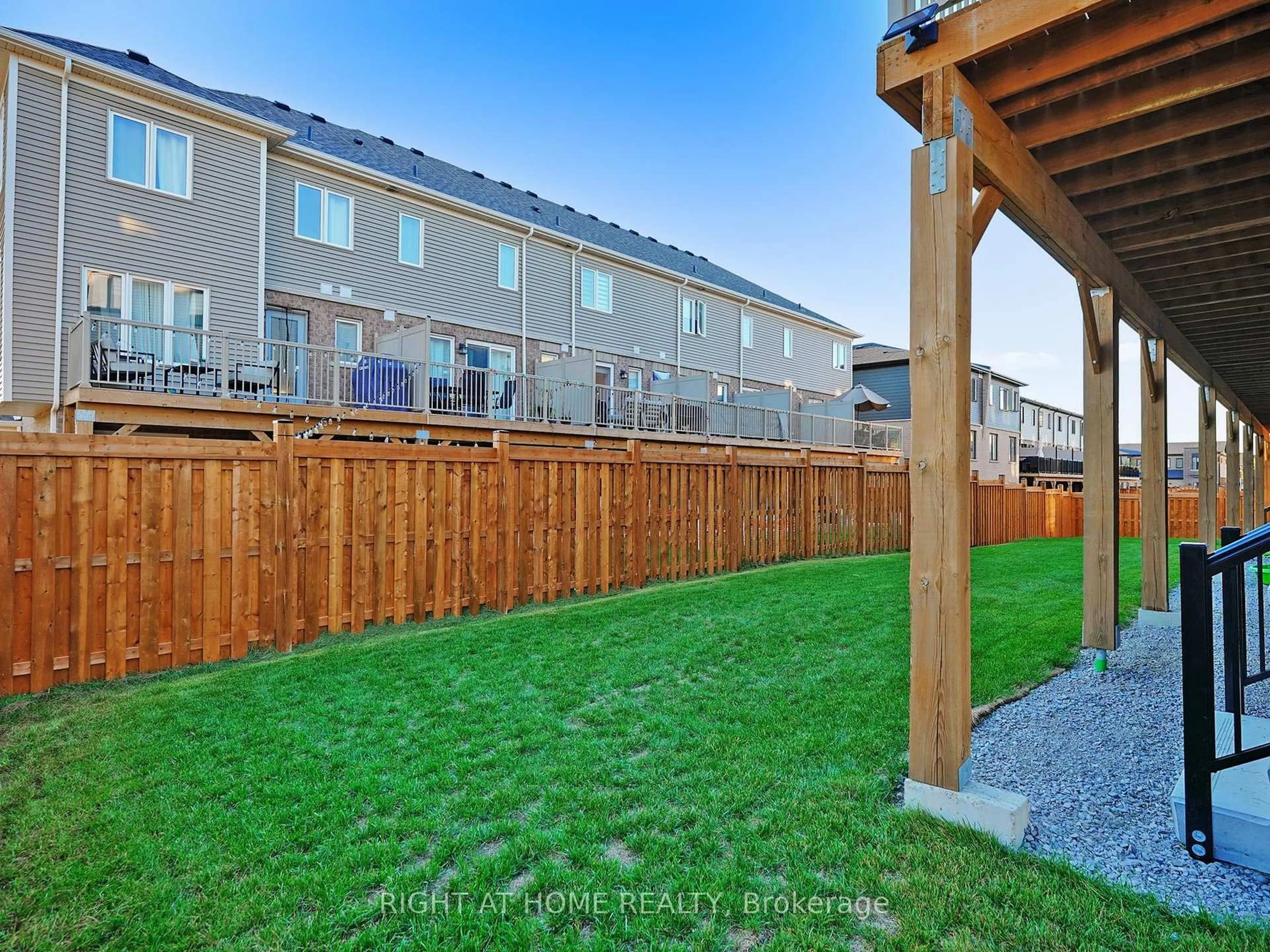 Patio, mountain view for 39 Hay Lane, Barrie Ontario L9J 0T8