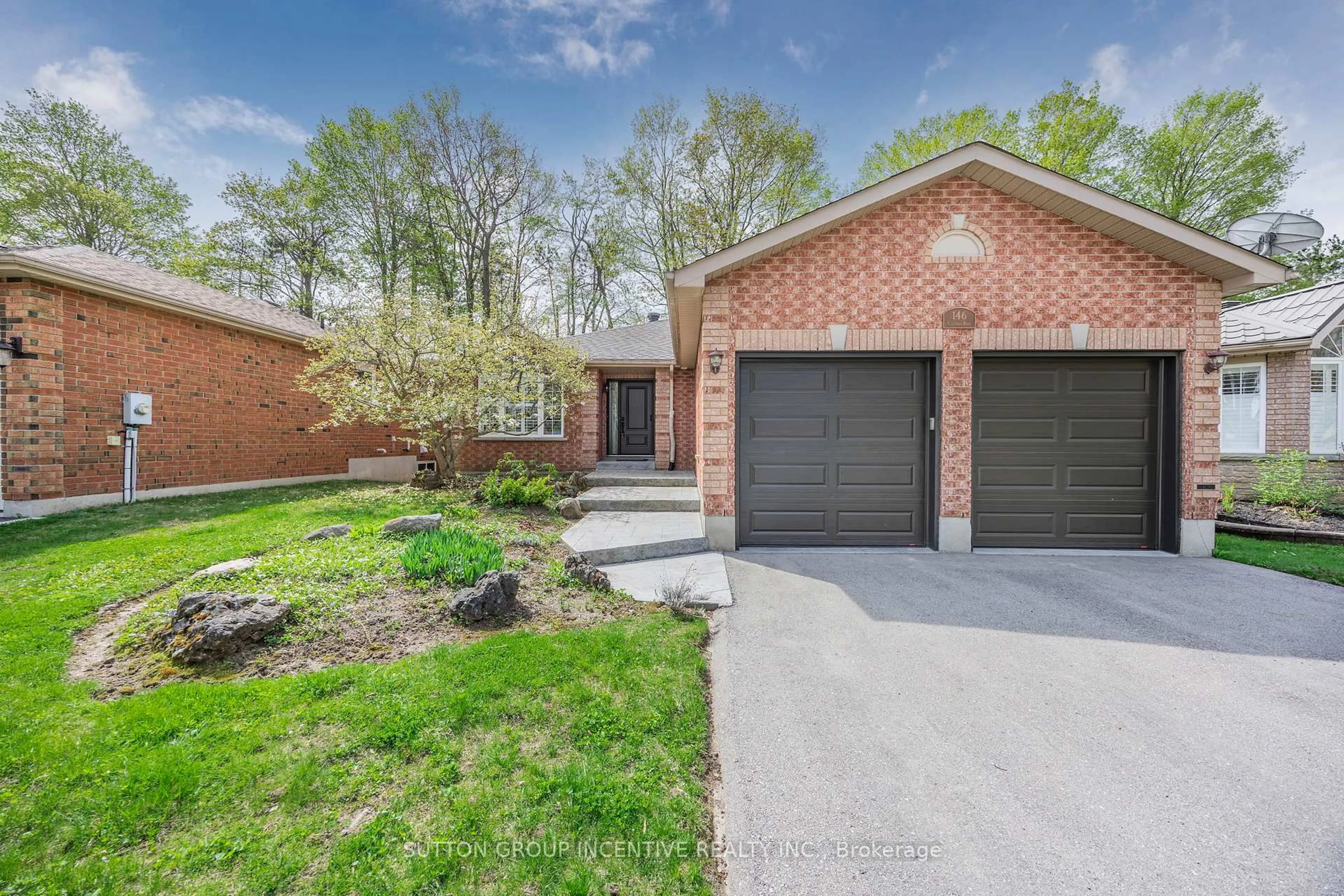 Home with brick exterior material, street for 146 Columbia Rd, Barrie Ontario L4N 8E3