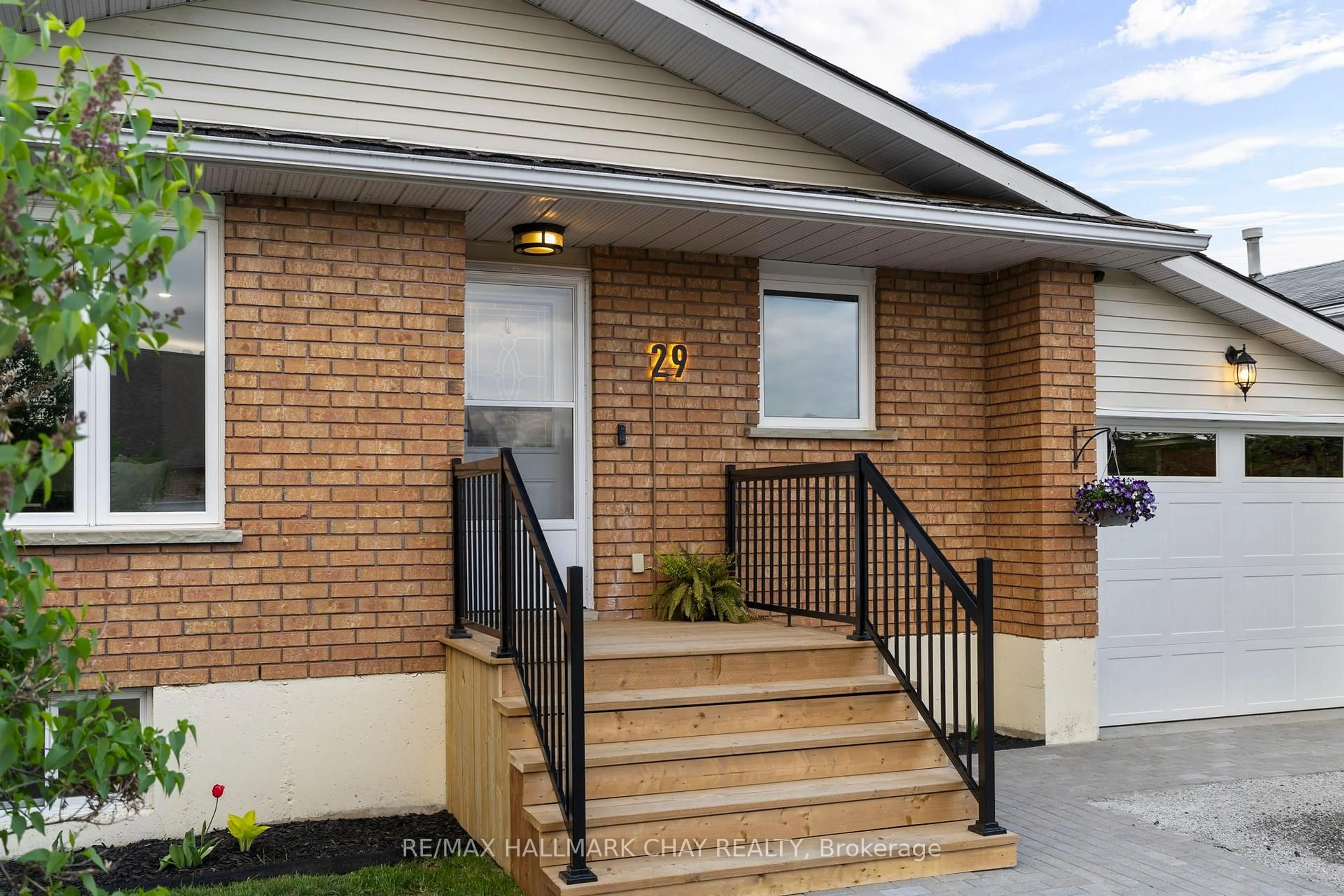 Home with brick exterior material, street for 29 Jennings Dr, Penetanguishene Ontario L9M 1K2