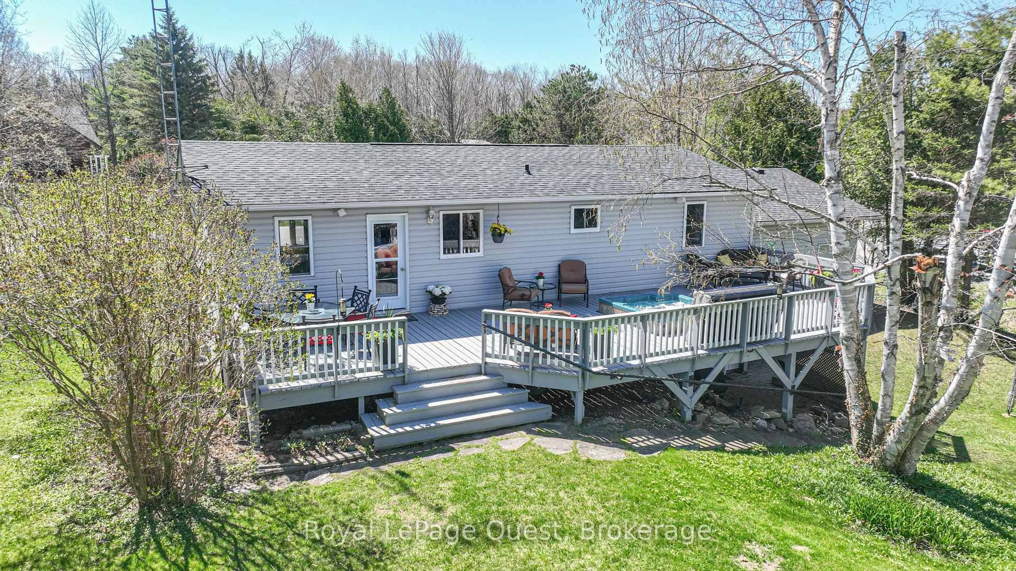 A pic from outside/outdoor area/front of a property/back of a property/a pic from drone, water/lake/river/ocean view for 46 Maplewood Pkwy, Oro-Medonte Ontario L3V 6H1