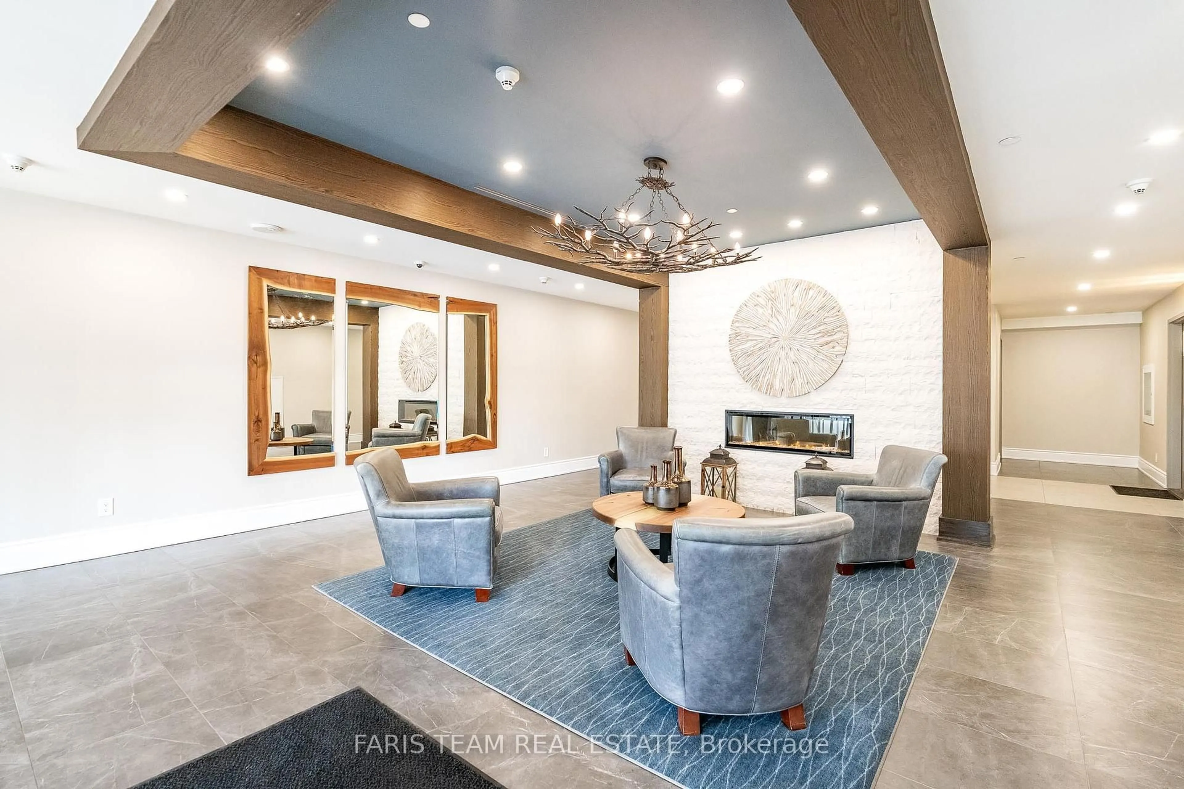 Indoor foyer for 90 Orchard Point Rd #606, Orillia Ontario L3V 8K4
