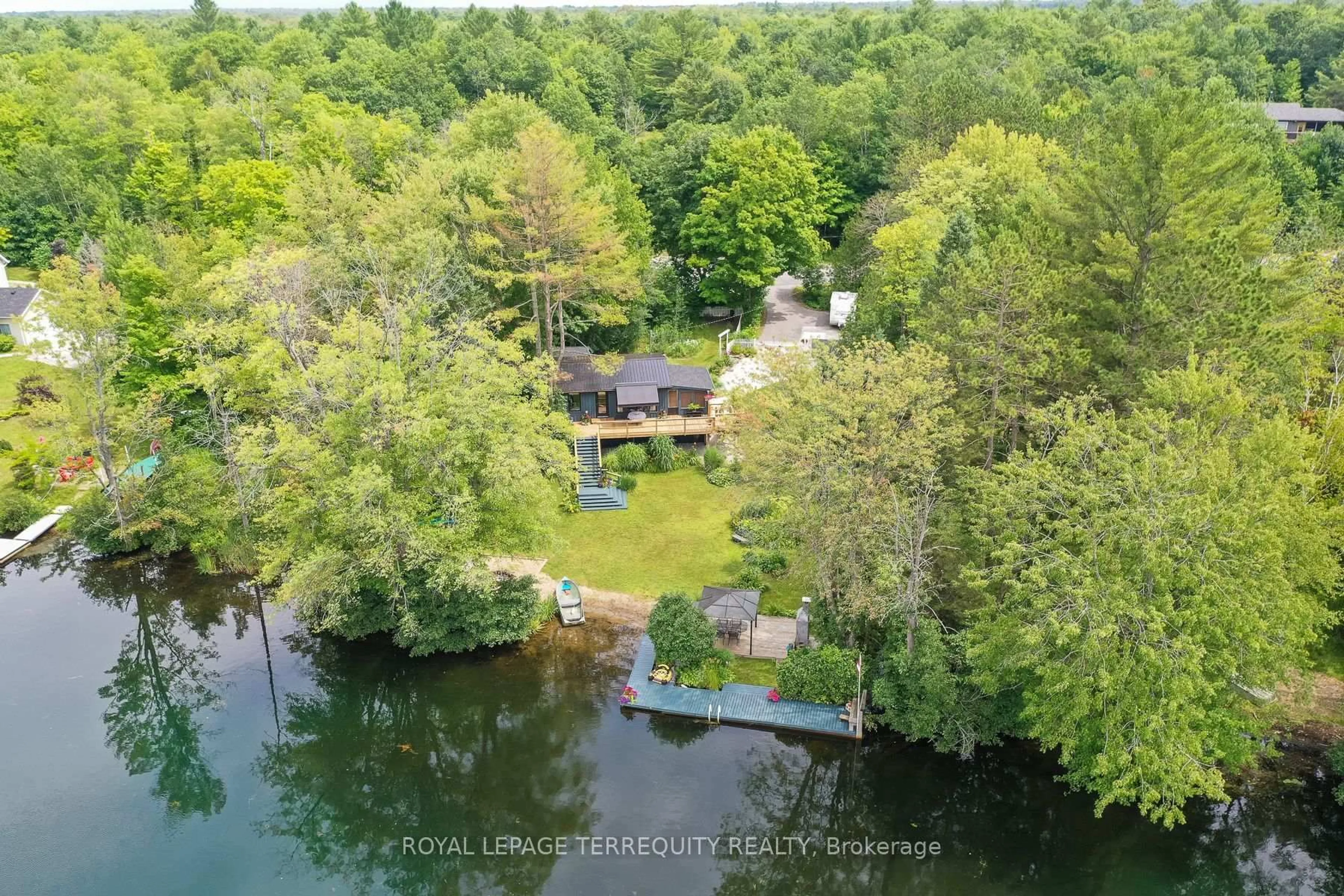 A pic from outside/outdoor area/front of a property/back of a property/a pic from drone, water/lake/river/ocean view for 7862 Birch Dr, Ramara Ontario L0K 2B0