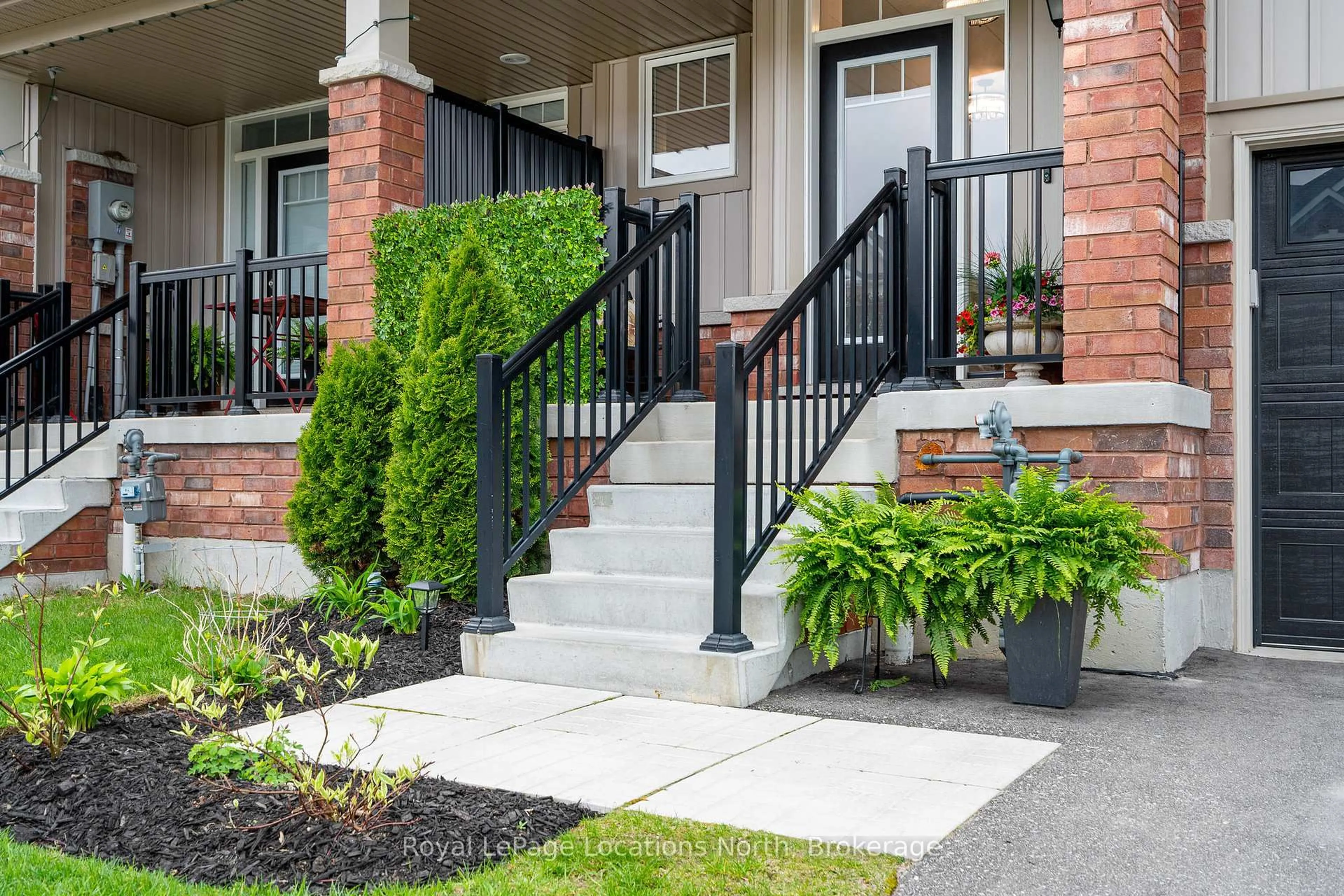 Unknown for 14 Bailey St, Collingwood Ontario L9Y 3W8