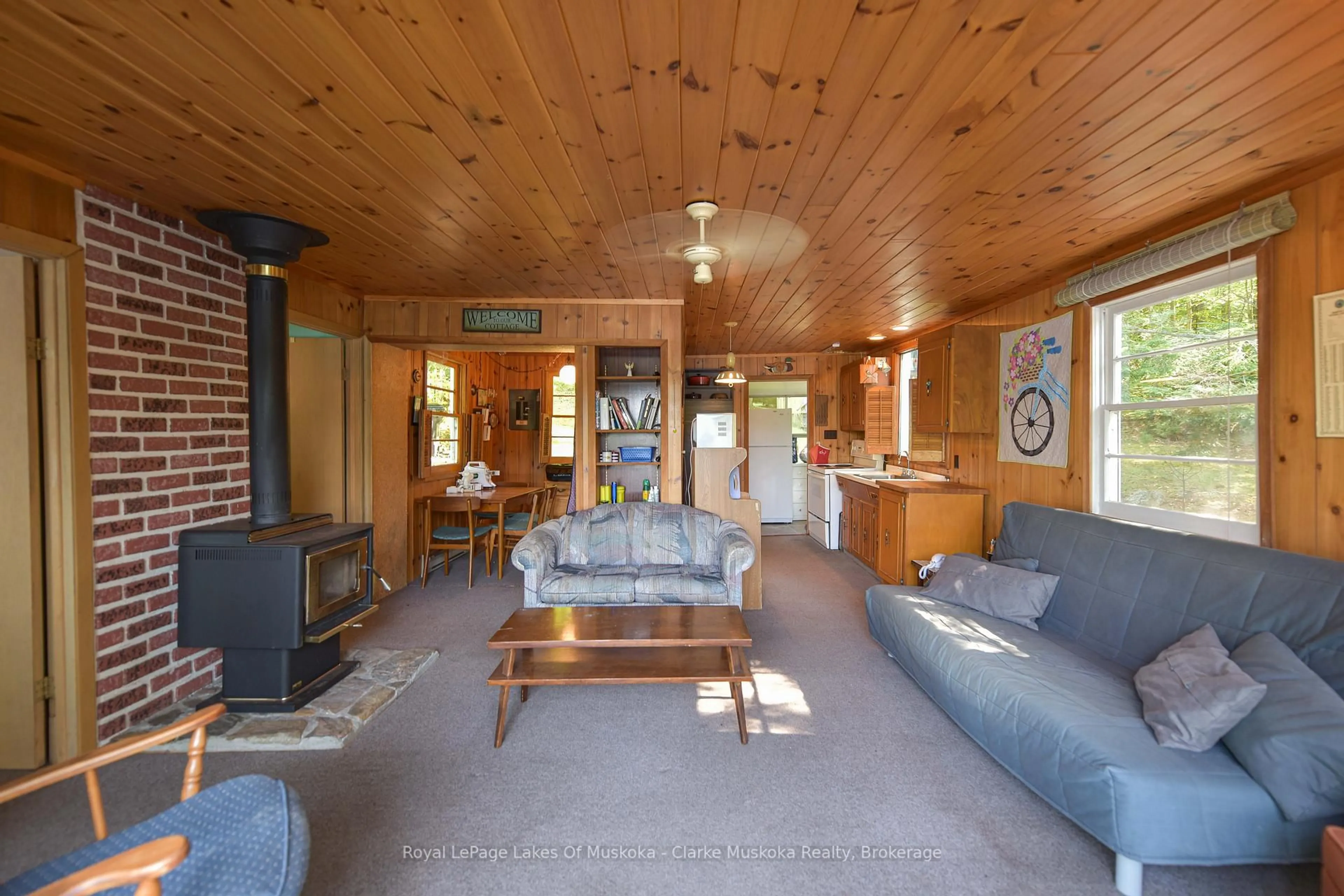 Living room with furniture, unknown for 2910 Maclean Lk N S Rd, Severn Ontario L0K 1E0