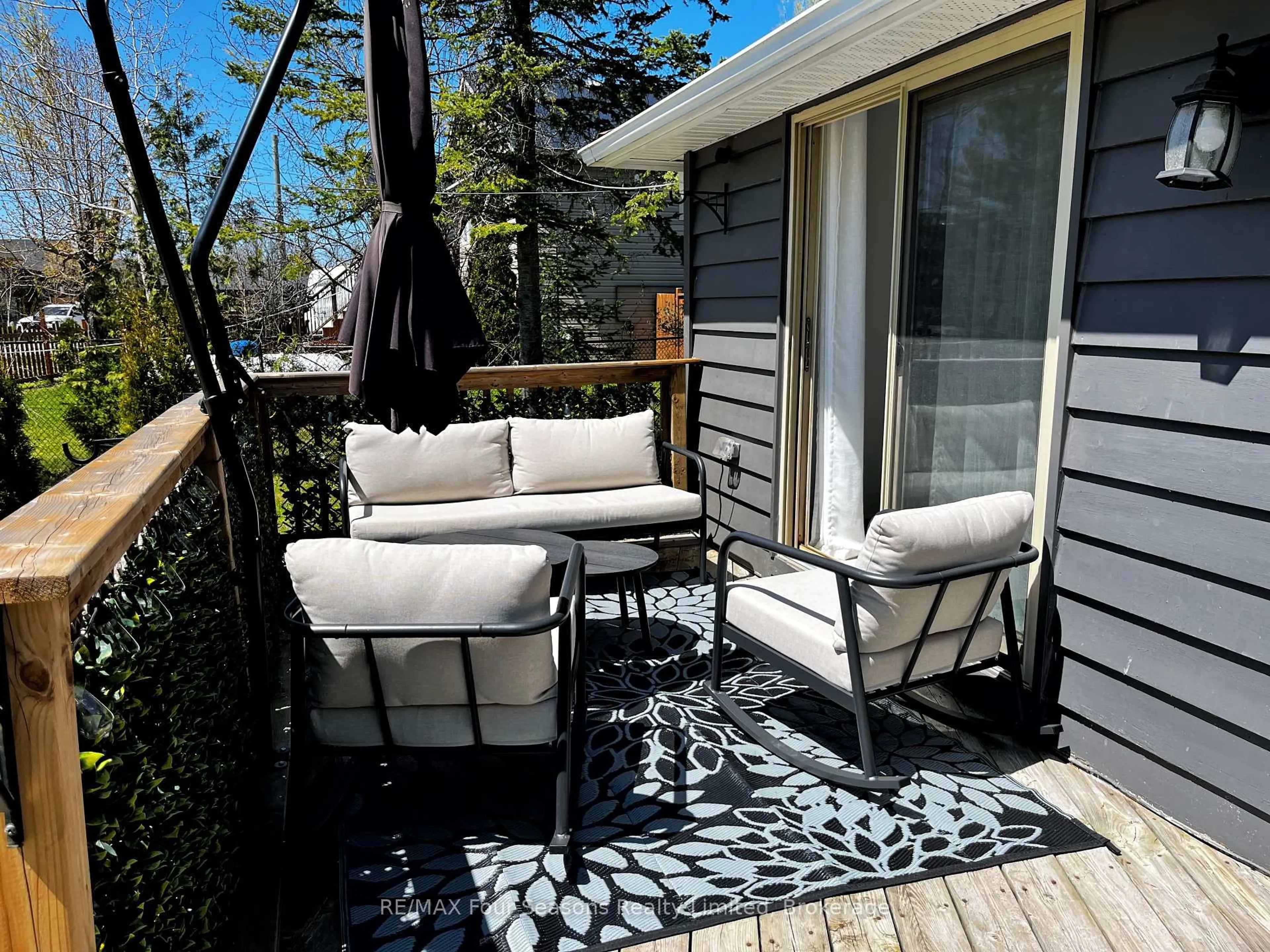 Patio, unknown for 28 Betty Blvd, Wasaga Beach Ontario L9Z 2Y4