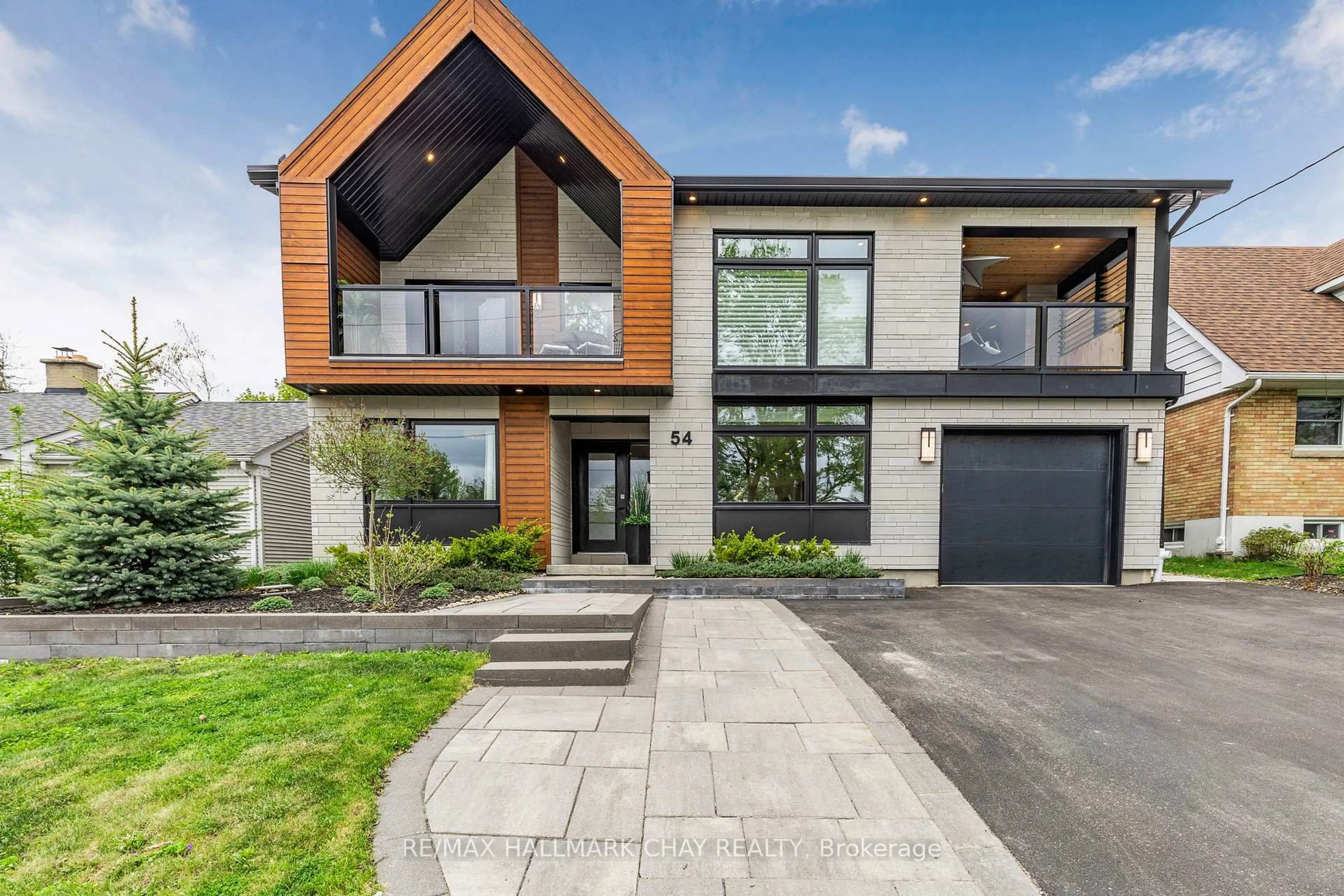 Home with brick exterior material, street for 54 Highland Ave, Barrie Ontario L4M 1N3