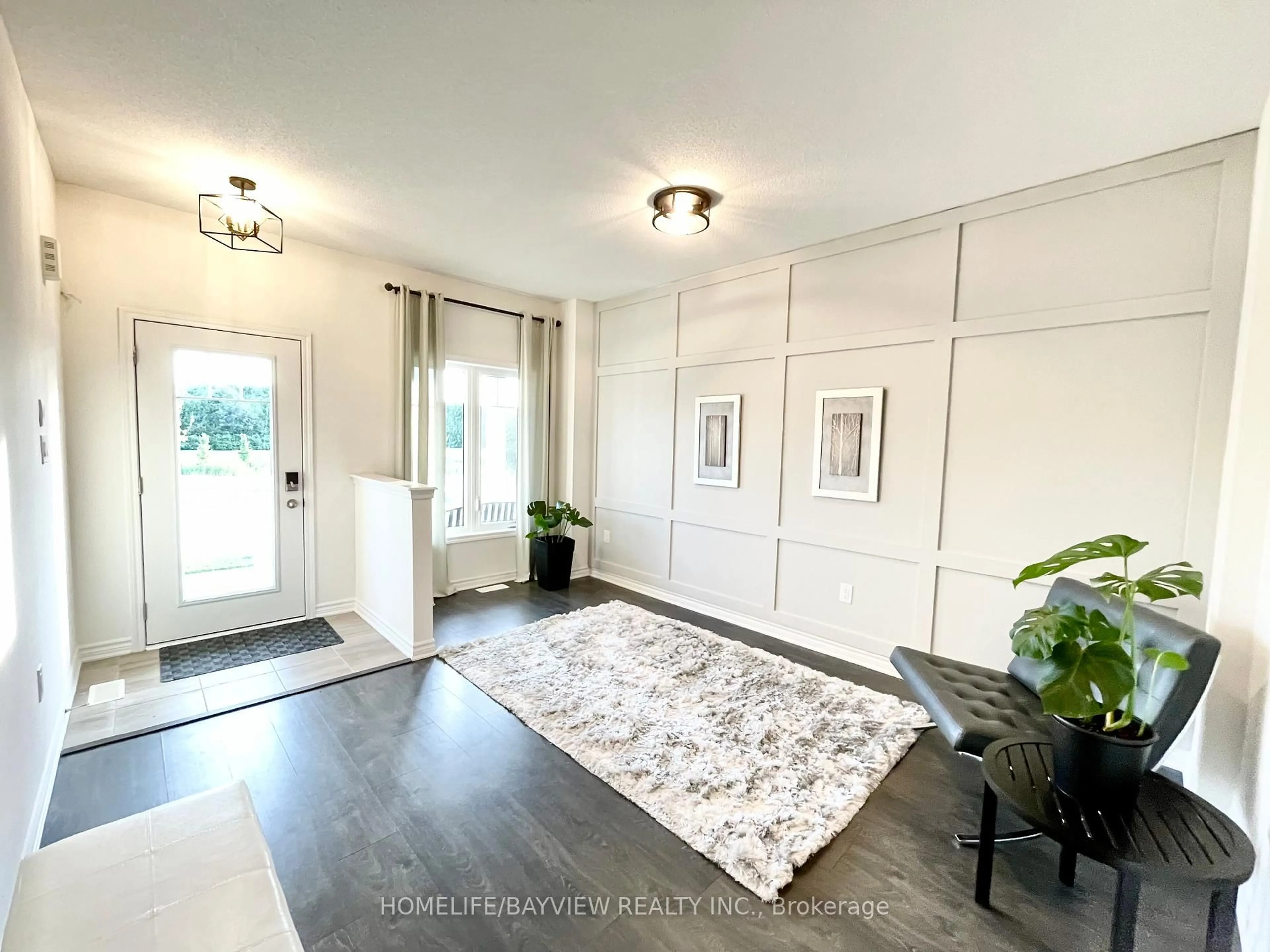 Indoor entryway for 128 Village Gate Dr, Wasaga Beach Ontario L9Z 0J7