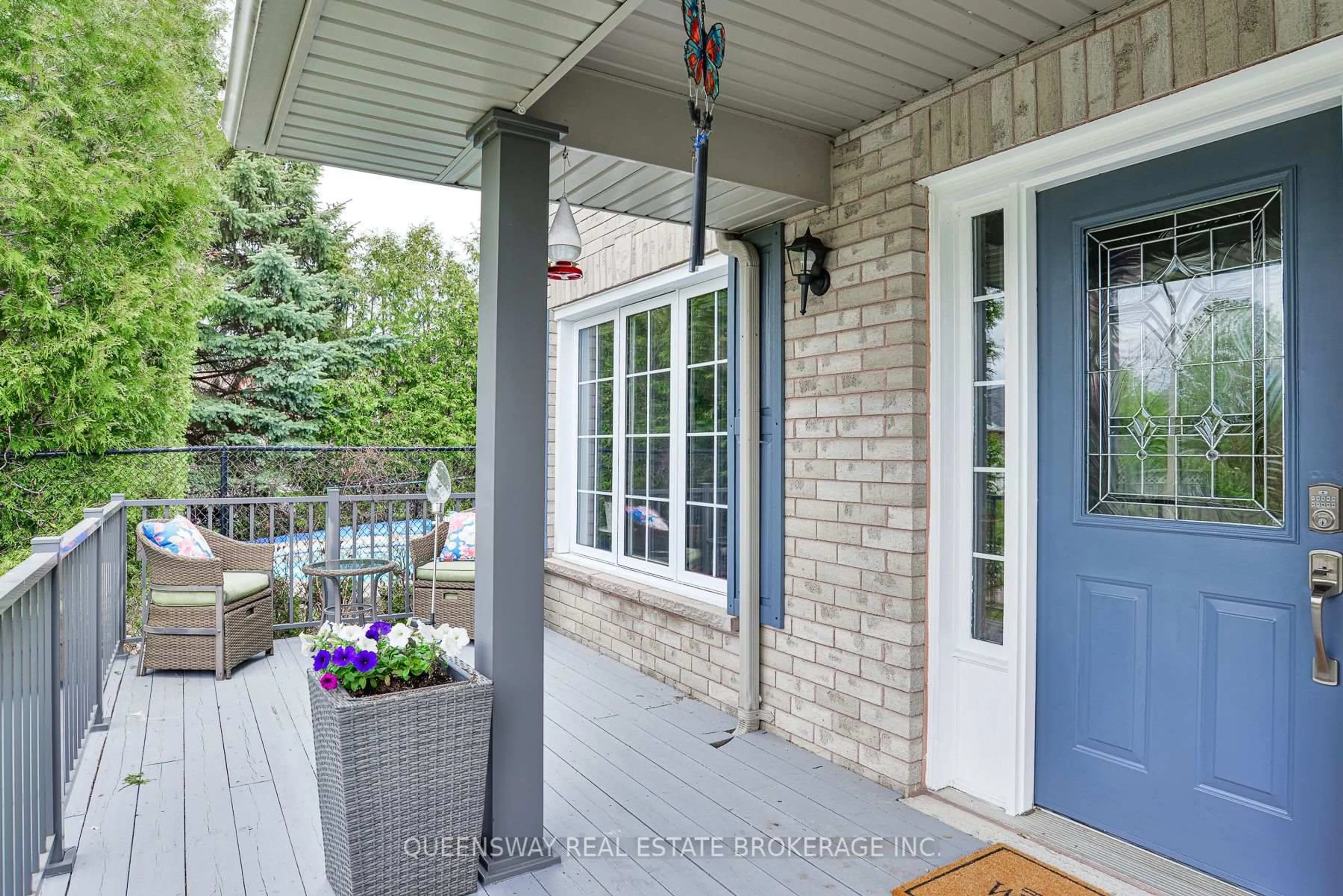 Indoor entryway for 10 Lewis Dr, Orillia Ontario L3V 7S5