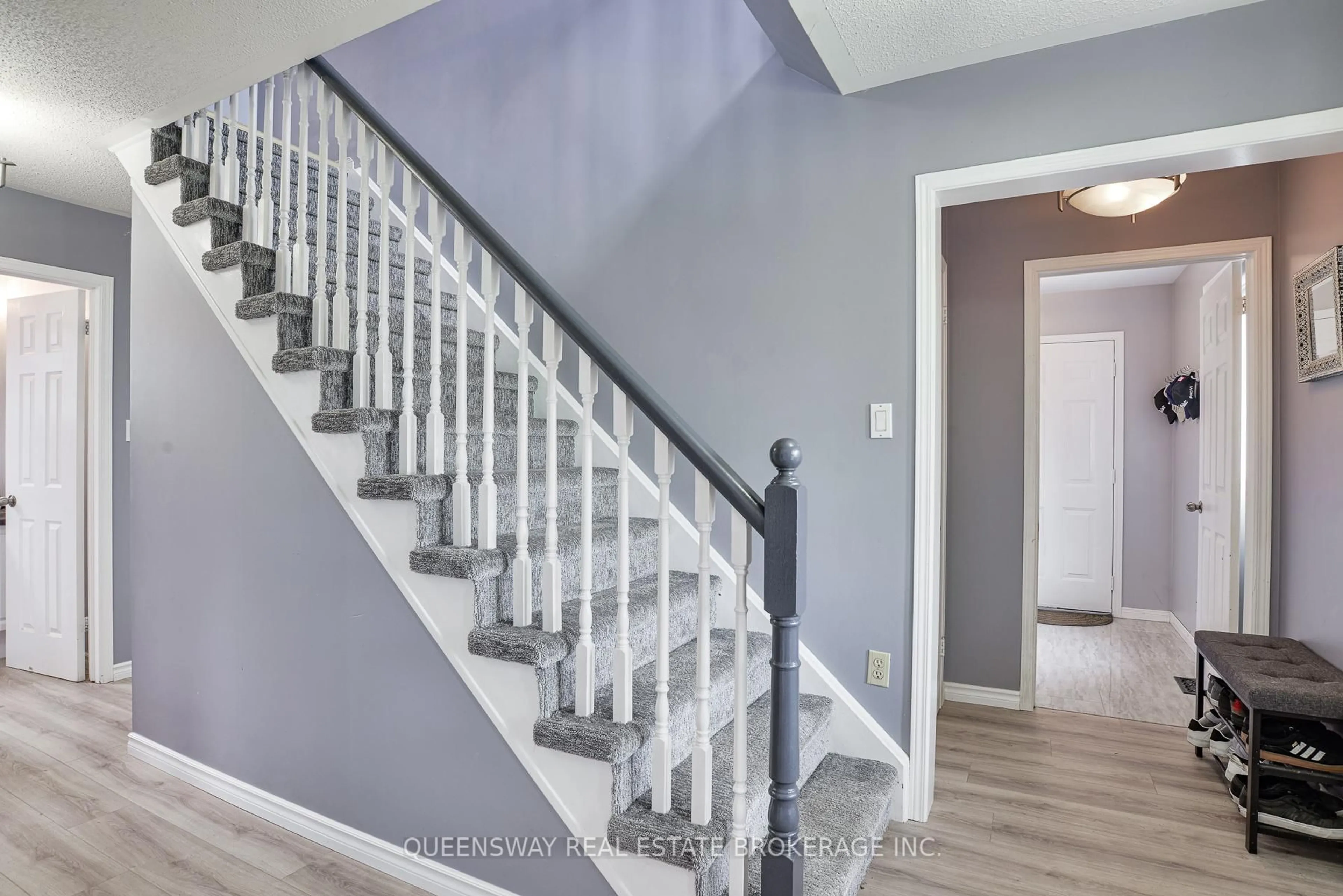 Stairs for 10 Lewis Dr, Orillia Ontario L3V 7S5