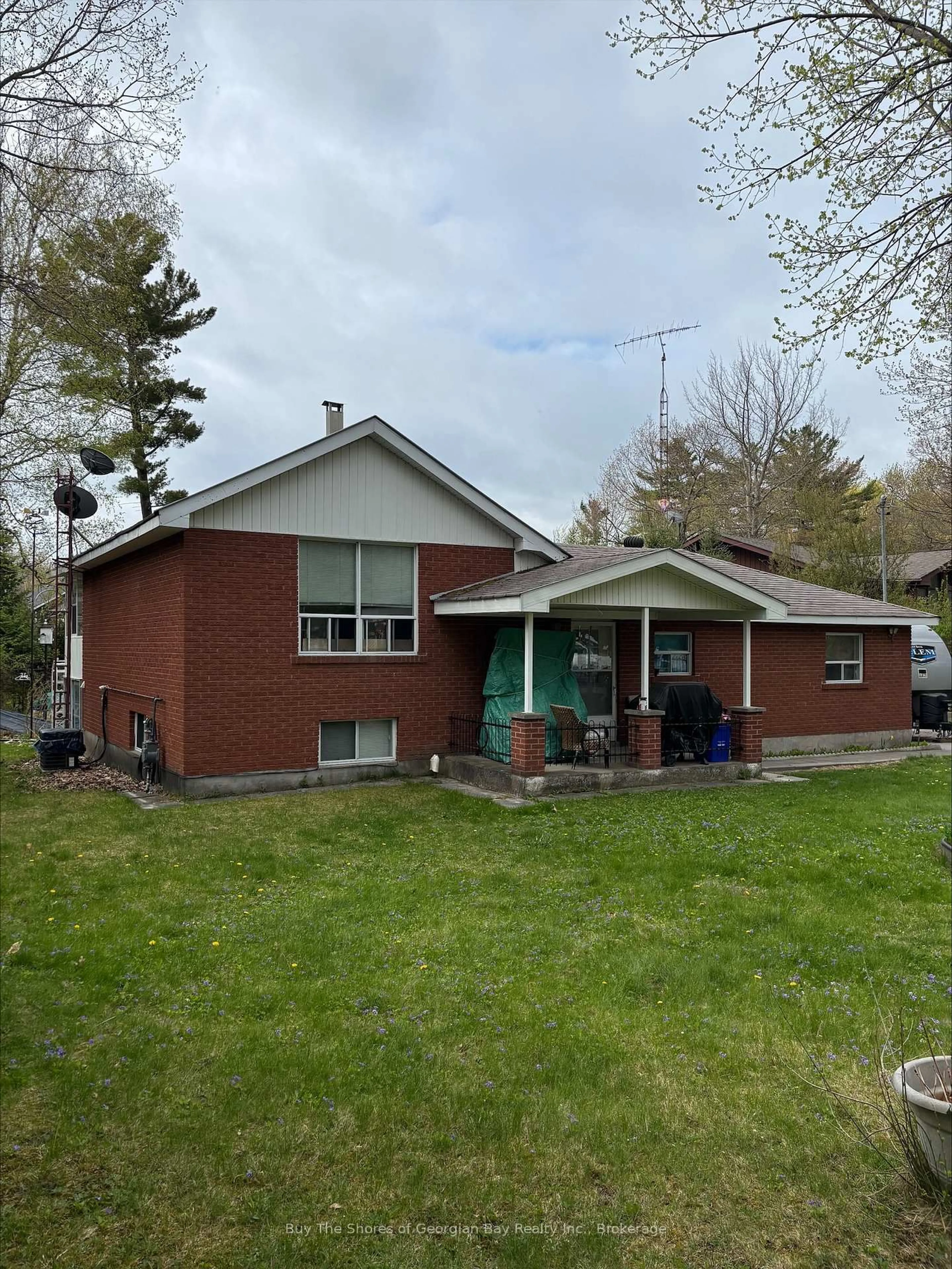 Home with brick exterior material, street for 41 Lindale Ave, Tiny Ontario L9M 0J2