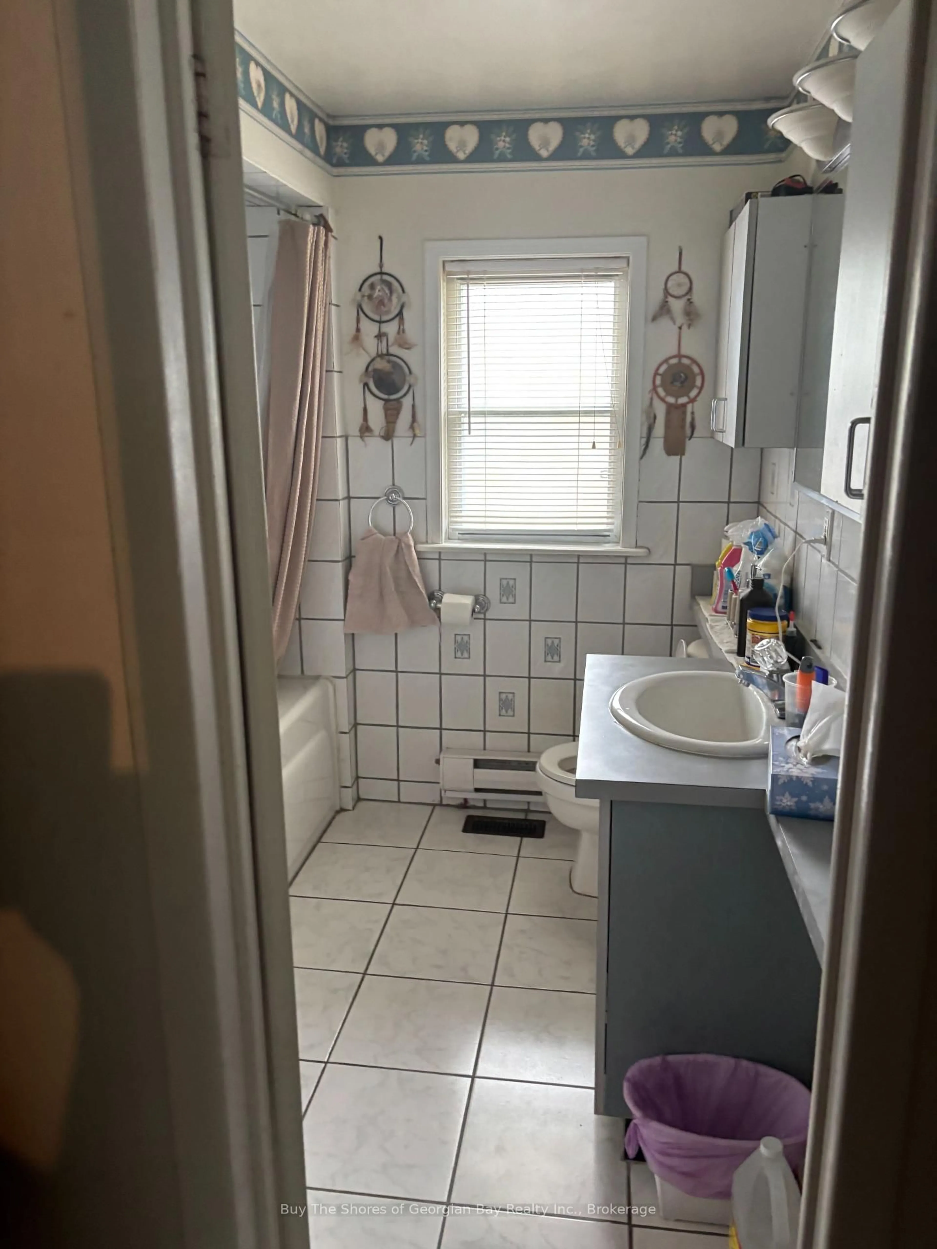 A pic of a room for 41 Lindale Ave, Tiny Ontario L9M 0J2