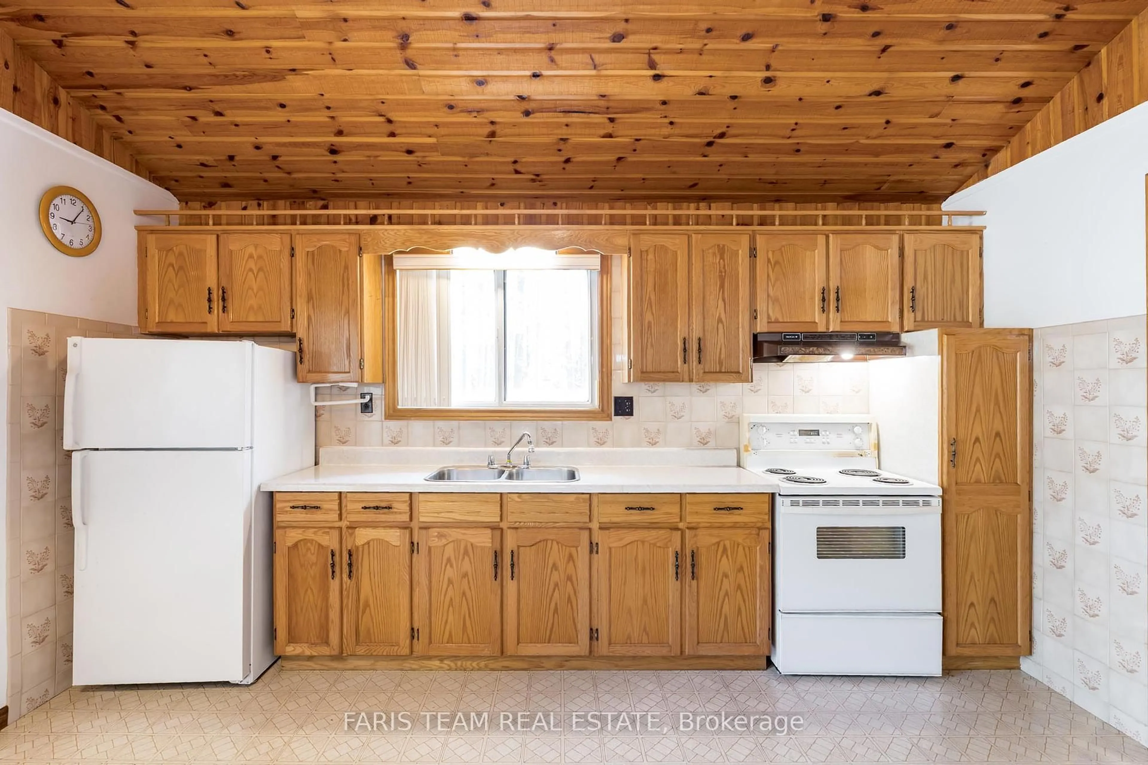 Standard kitchen, unknown for 39 Rosemary Rd, Tiny Ontario L0L 2T0