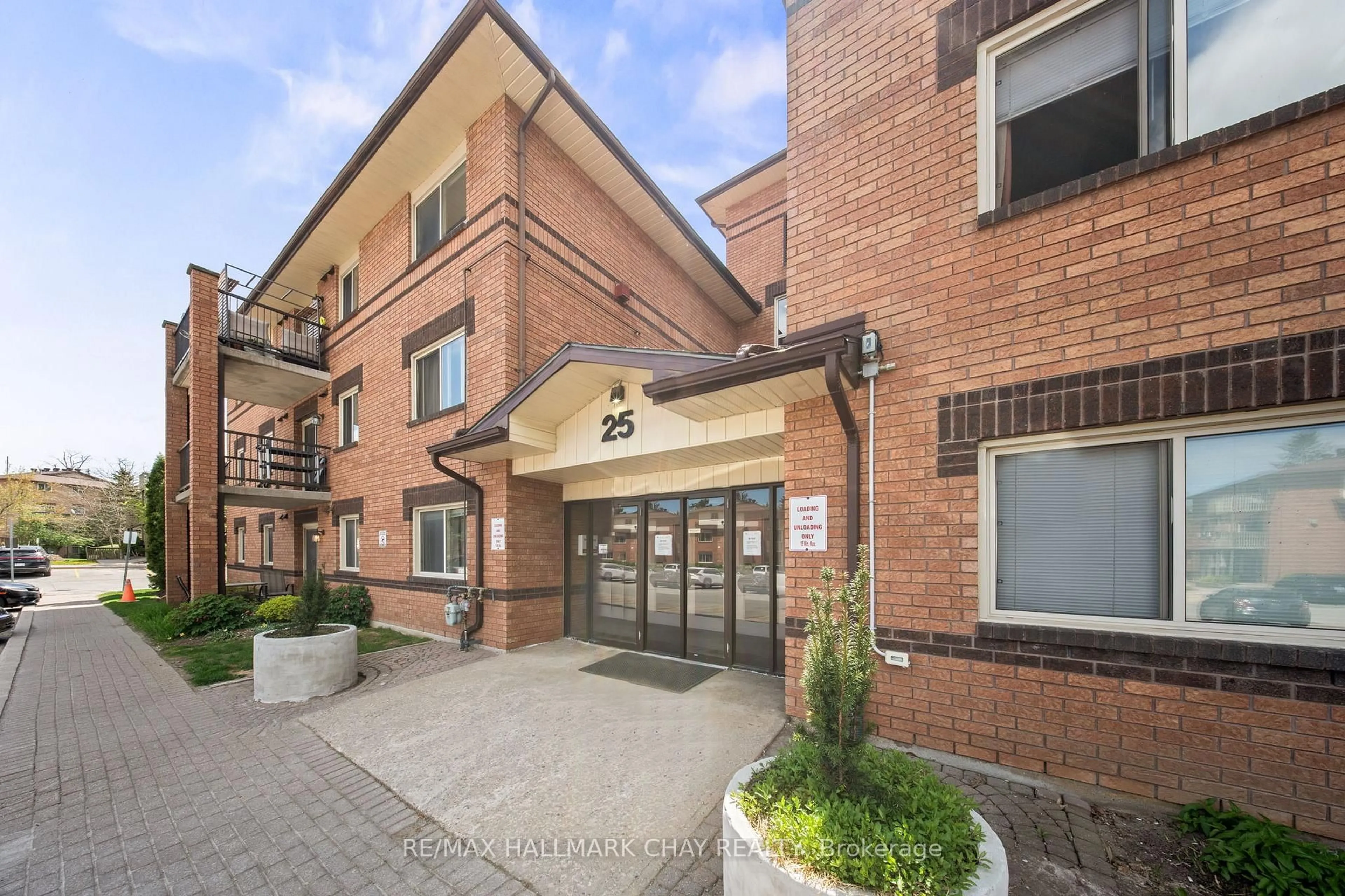 Unknown for 25 Meadow Lane #303, Barrie Ontario L4N 7K2
