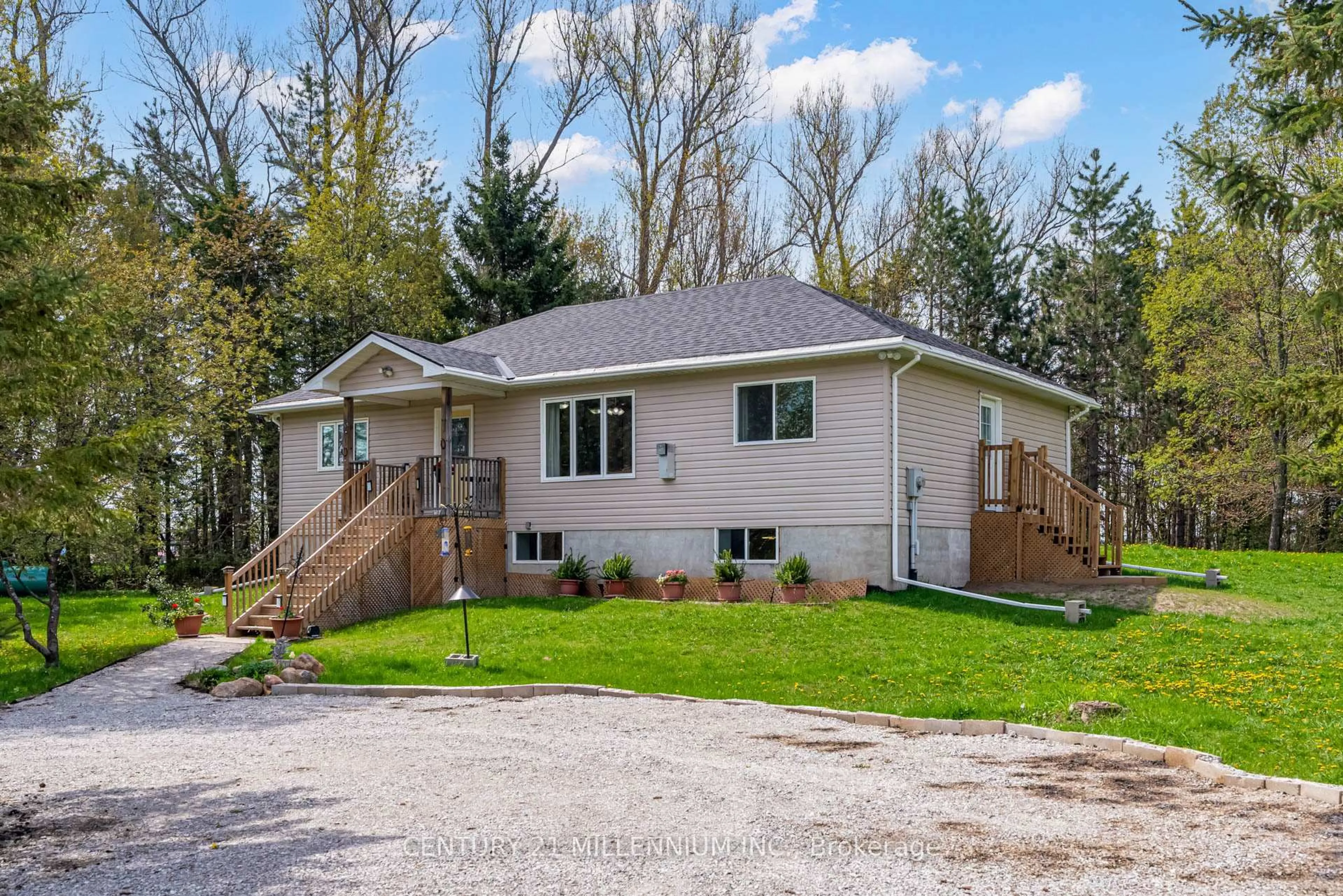 Home with vinyl exterior material, street for 2178 Irish Line, Severn Ontario L0L 1E0