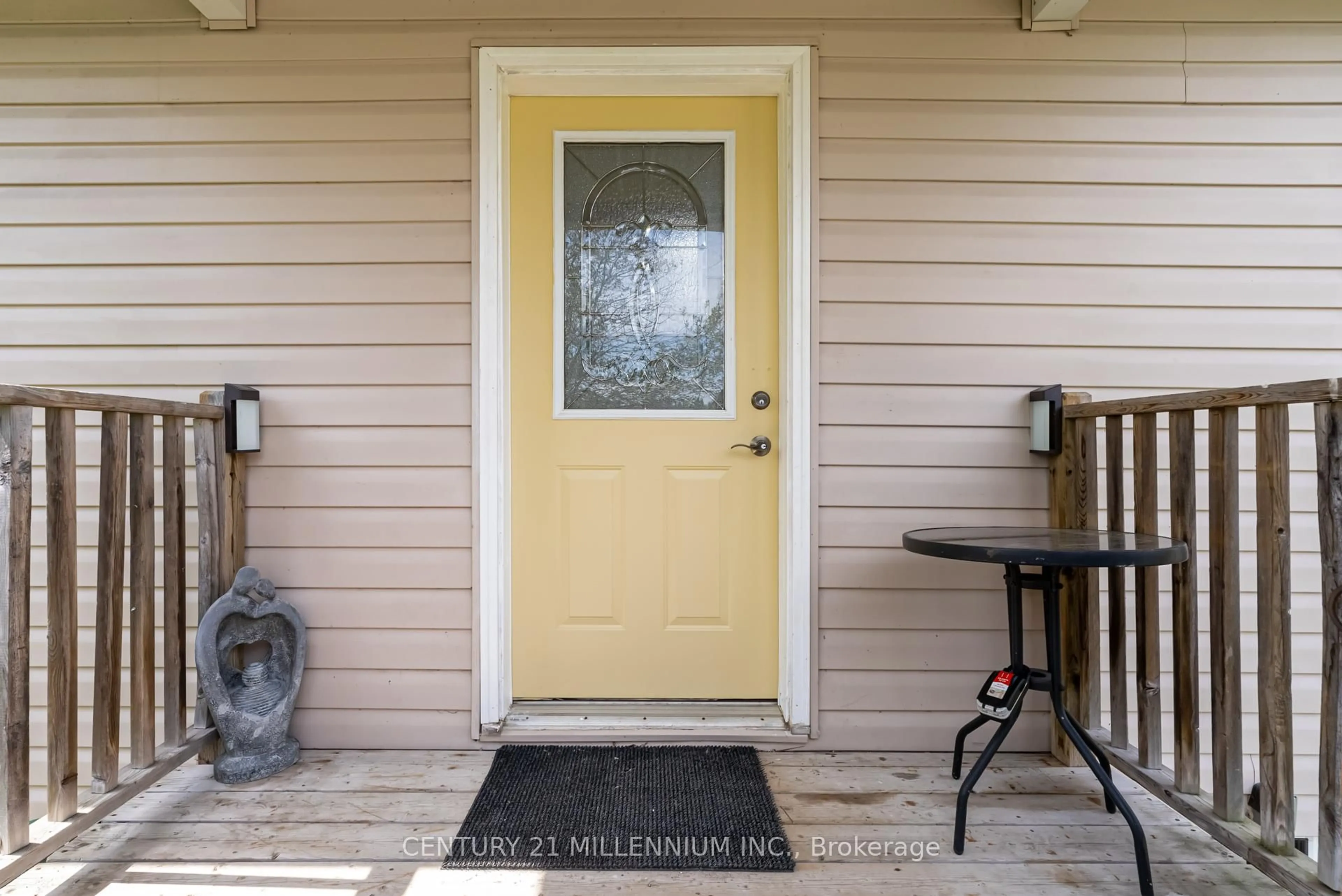 Indoor entryway for 2178 Irish Line, Severn Ontario L0L 1E0